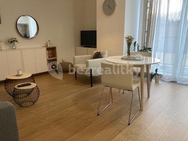 Studio flat to rent, 37 m², Mezilehlá, Prague, Prague Studio flat to rent, 37 m², Mezilehlá, Prague, Prague