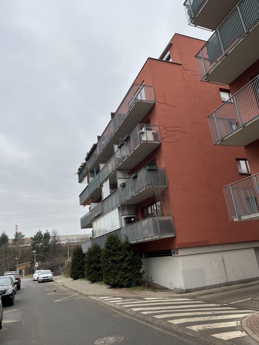 1 bedroom with open-plan kitchen flat to rent, 62 m², Podle Náhonu, Prague, Prague 1 bedroom with open-plan kitchen flat to rent, 62 m², Podle Náhonu, Prague, Prague