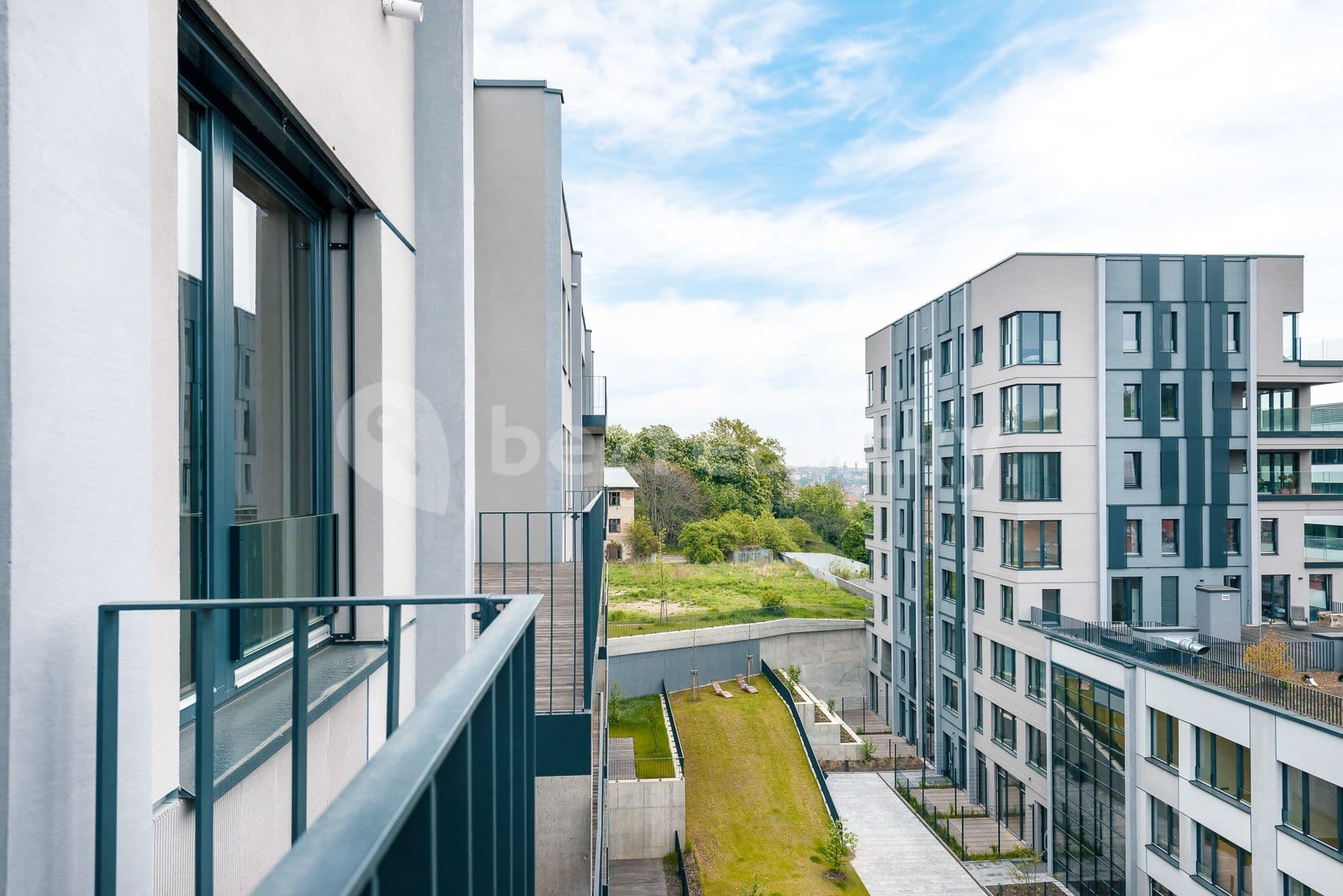 2 bedroom with open-plan kitchen flat to rent, 104 m², Grafická, Prague, Prague 2 bedroom with open-plan kitchen flat to rent, 104 m², Grafická, Prague, Prague