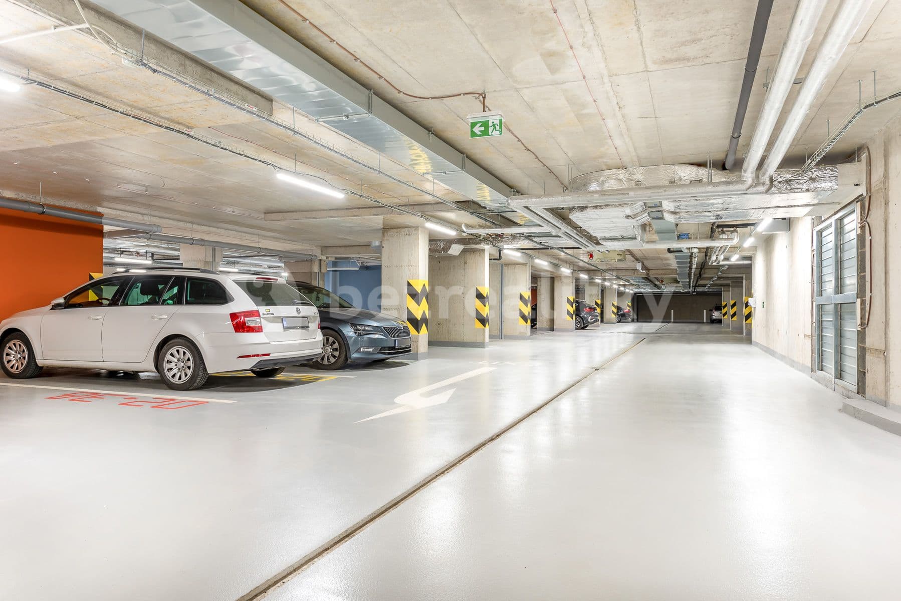 2 bedroom with open-plan kitchen flat to rent, 104 m², Grafická, Prague, Prague 2 bedroom with open-plan kitchen flat to rent, 104 m², Grafická, Prague, Prague