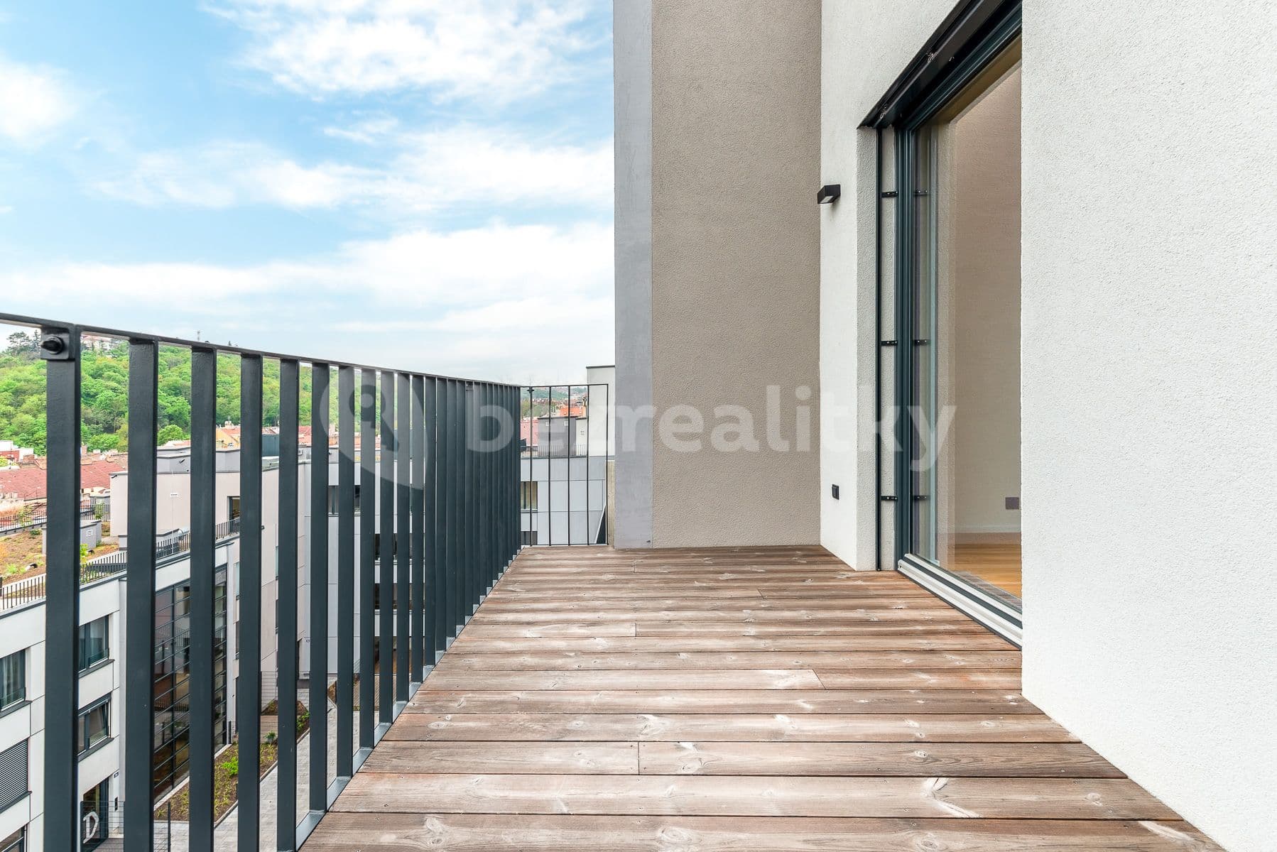 2 bedroom with open-plan kitchen flat to rent, 104 m², Grafická, Prague, Prague 2 bedroom with open-plan kitchen flat to rent, 104 m², Grafická, Prague, Prague