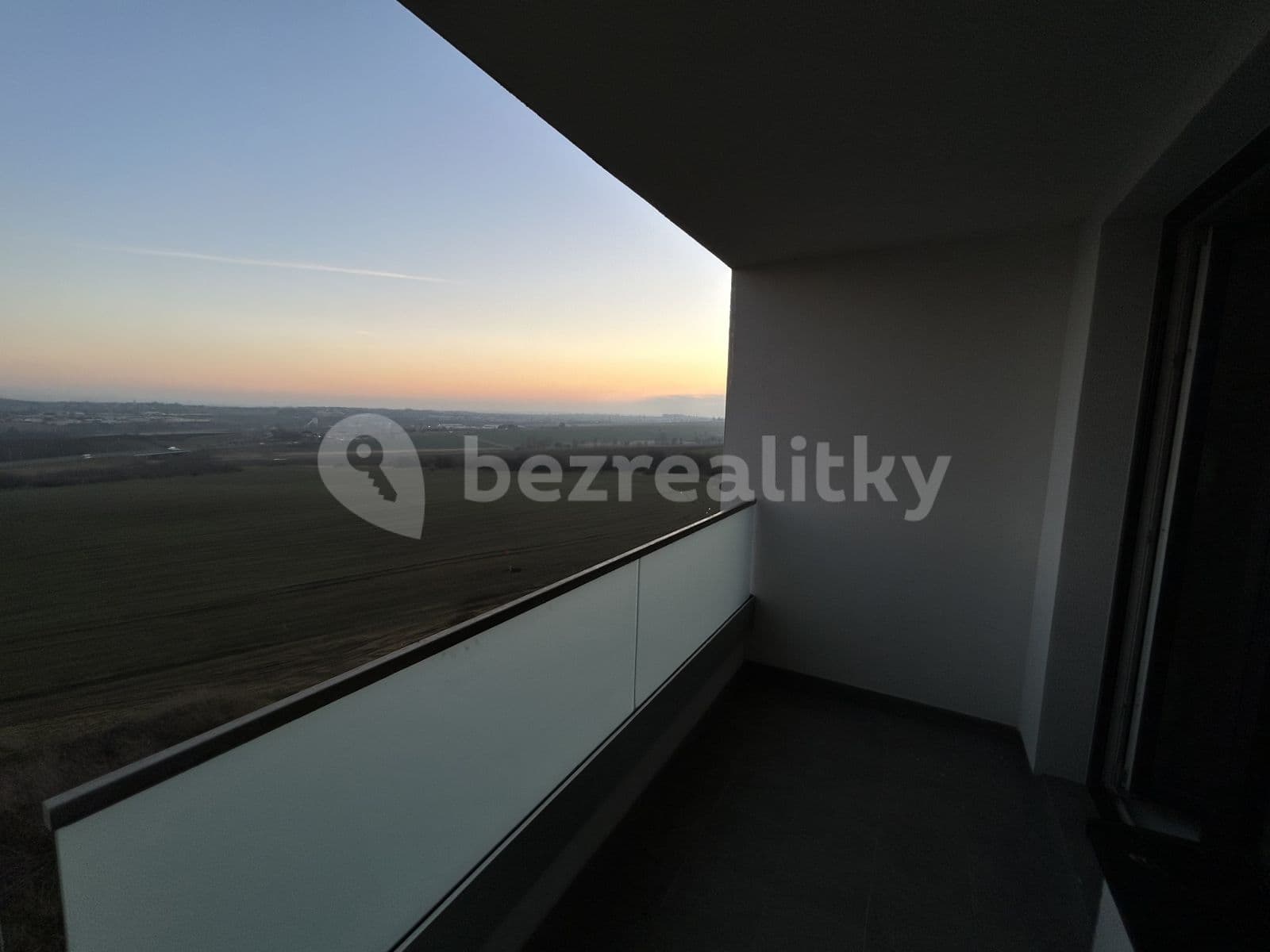 Studio flat to rent, 39 m², Ferrariho, Prague, Prague Studio flat to rent, 39 m², Ferrariho, Prague, Prague