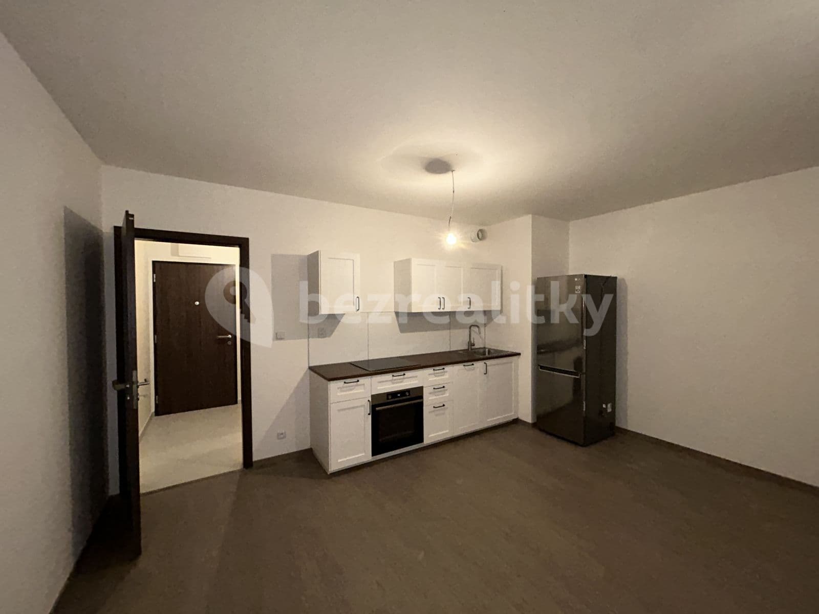 Studio flat to rent, 39 m², Ferrariho, Prague, Prague Studio flat to rent, 39 m², Ferrariho, Prague, Prague
