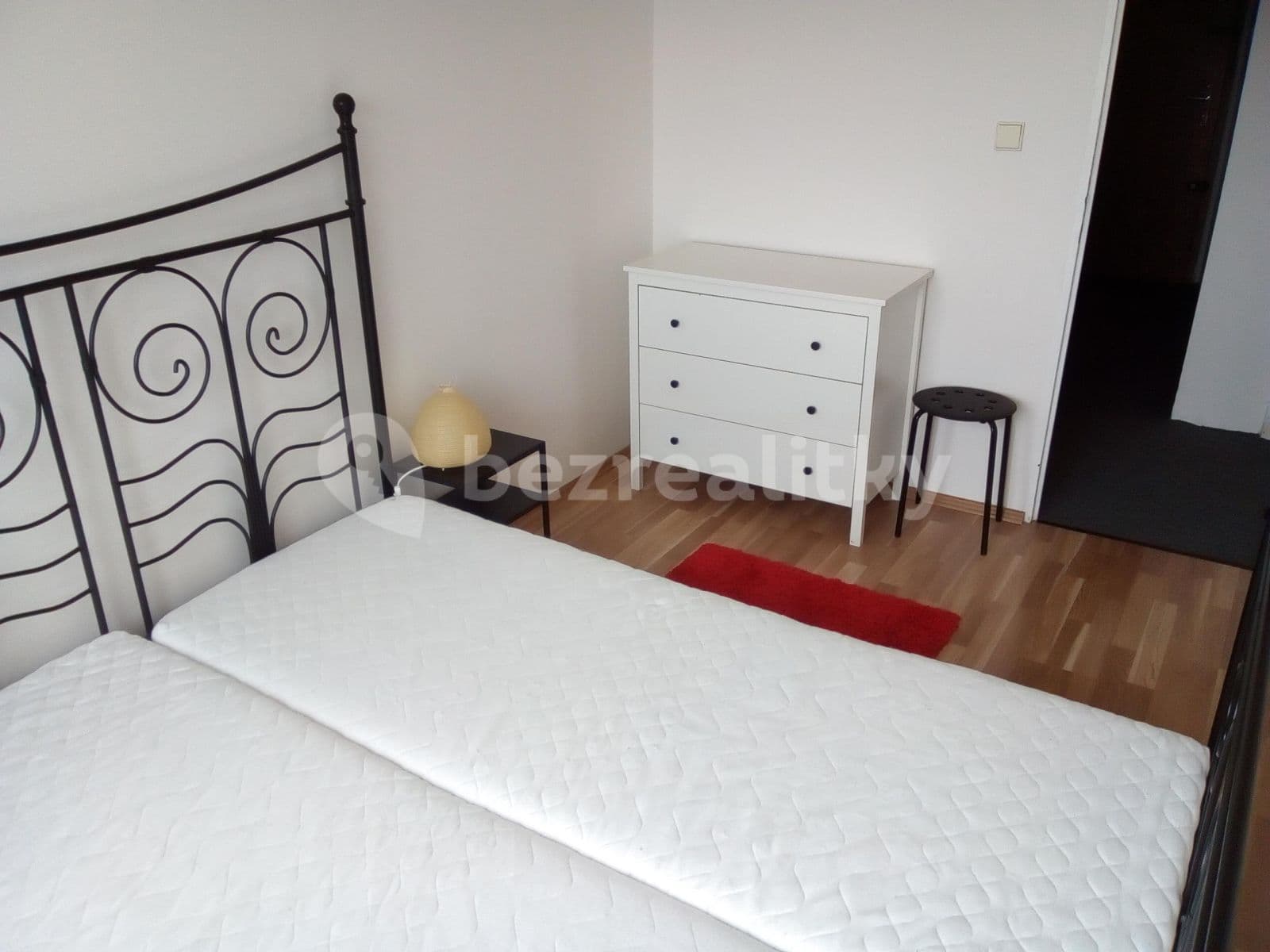 1 bedroom with open-plan kitchen flat to rent, 45 m², Bellušova, Prague, Prague 1 bedroom with open-plan kitchen flat to rent, 45 m², Bellušova, Prague, Prague