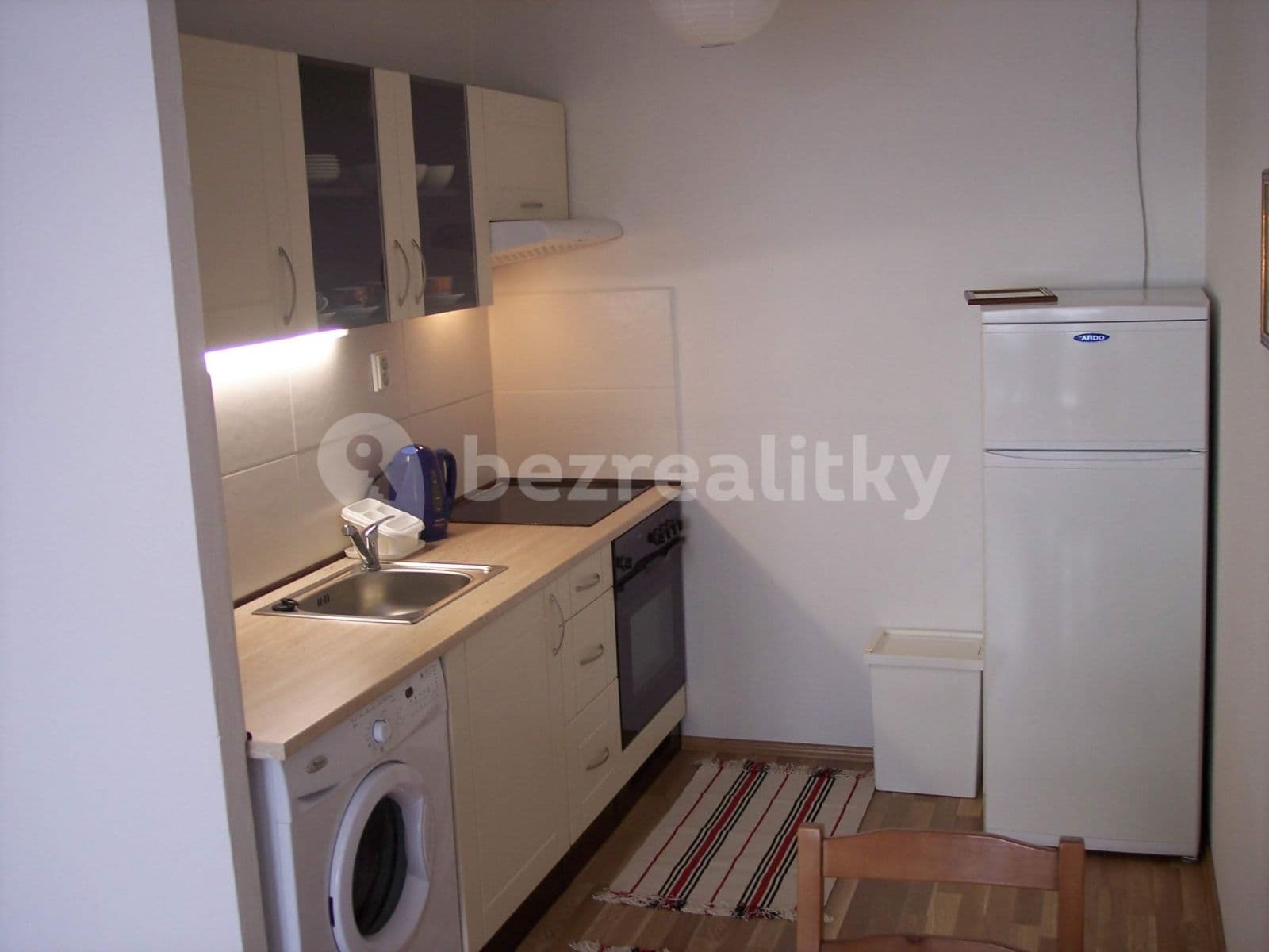 1 bedroom with open-plan kitchen flat to rent, 45 m², Bellušova, Prague, Prague 1 bedroom with open-plan kitchen flat to rent, 45 m², Bellušova, Prague, Prague
