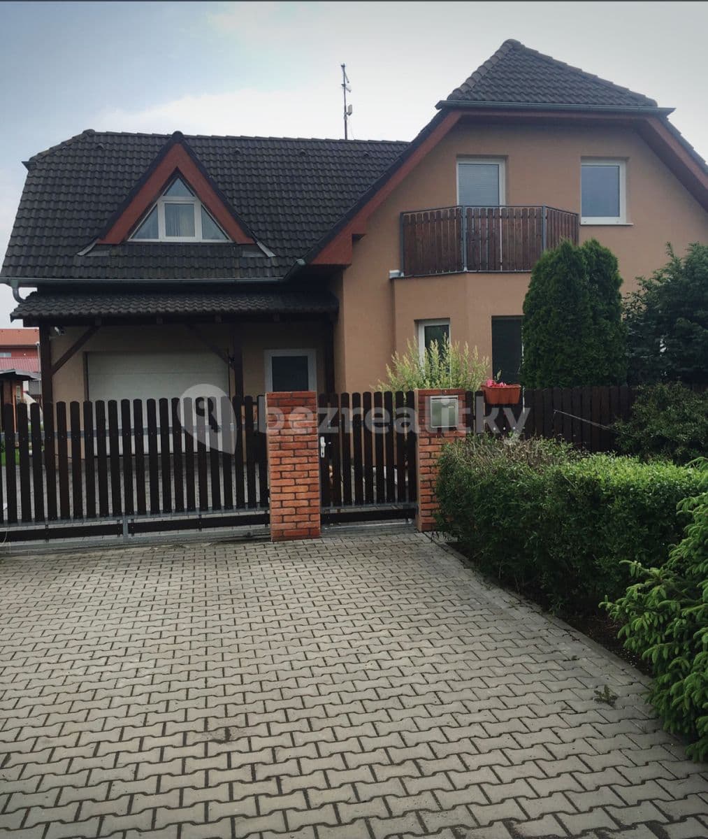 house to rent, 176 m², Veleňská, Hovorčovice, Středočeský Region house to rent, 176 m², Veleňská, Hovorčovice, Středočeský Region