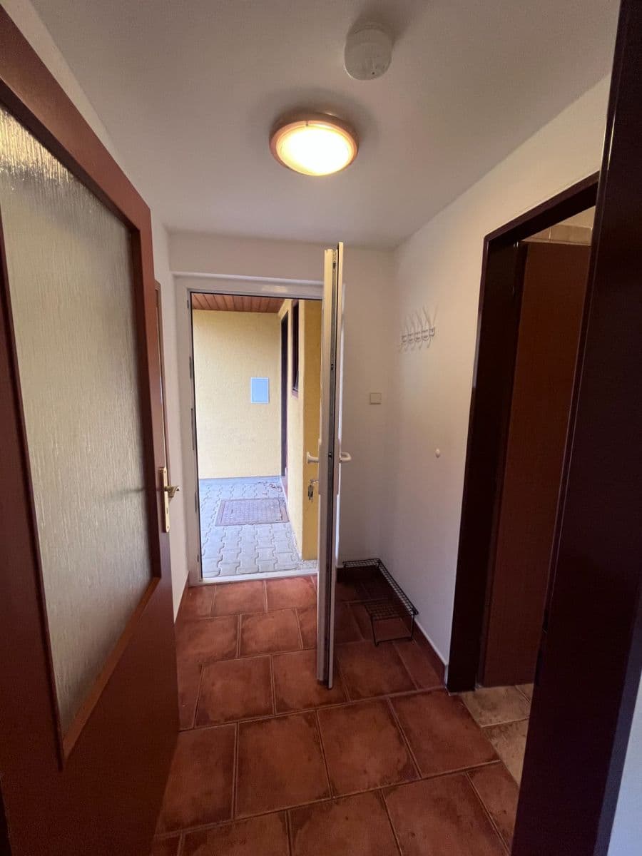 Studio flat to rent, 24 m², Kopaninská, Ořech, Středočeský Region Studio flat to rent, 24 m², Kopaninská, Ořech, Středočeský Region