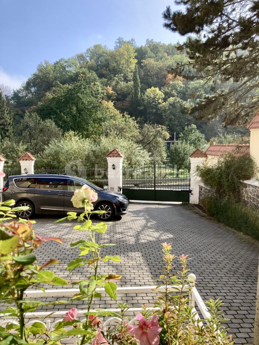 Studio flat to rent, 30 m², V Šáreckém údolí, Prague, Prague Studio flat to rent, 30 m², V Šáreckém údolí, Prague, Prague