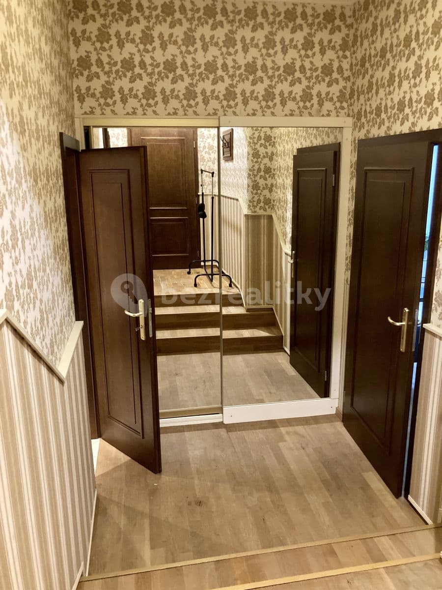 Studio flat to rent, 30 m², V Šáreckém údolí, Prague, Prague Studio flat to rent, 30 m², V Šáreckém údolí, Prague, Prague