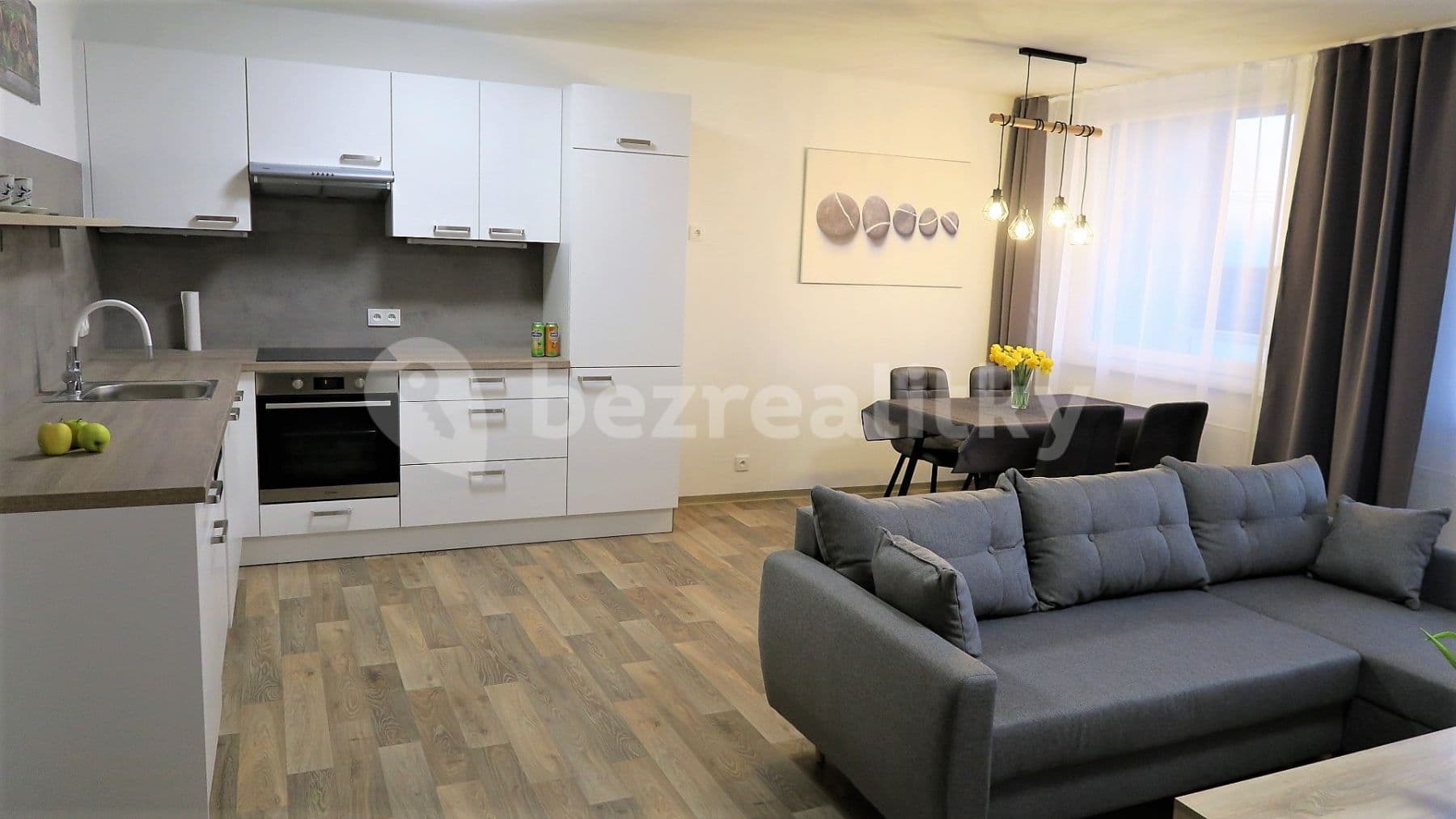 3 bedroom with open-plan kitchen flat to rent, 95 m², Doležalova, Prague, Prague 3 bedroom with open-plan kitchen flat to rent, 95 m², Doležalova, Prague, Prague