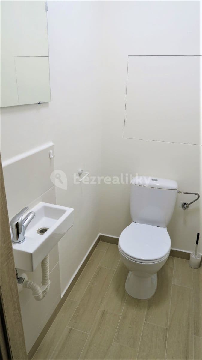 3 bedroom with open-plan kitchen flat to rent, 95 m², Doležalova, Prague, Prague 3 bedroom with open-plan kitchen flat to rent, 95 m², Doležalova, Prague, Prague