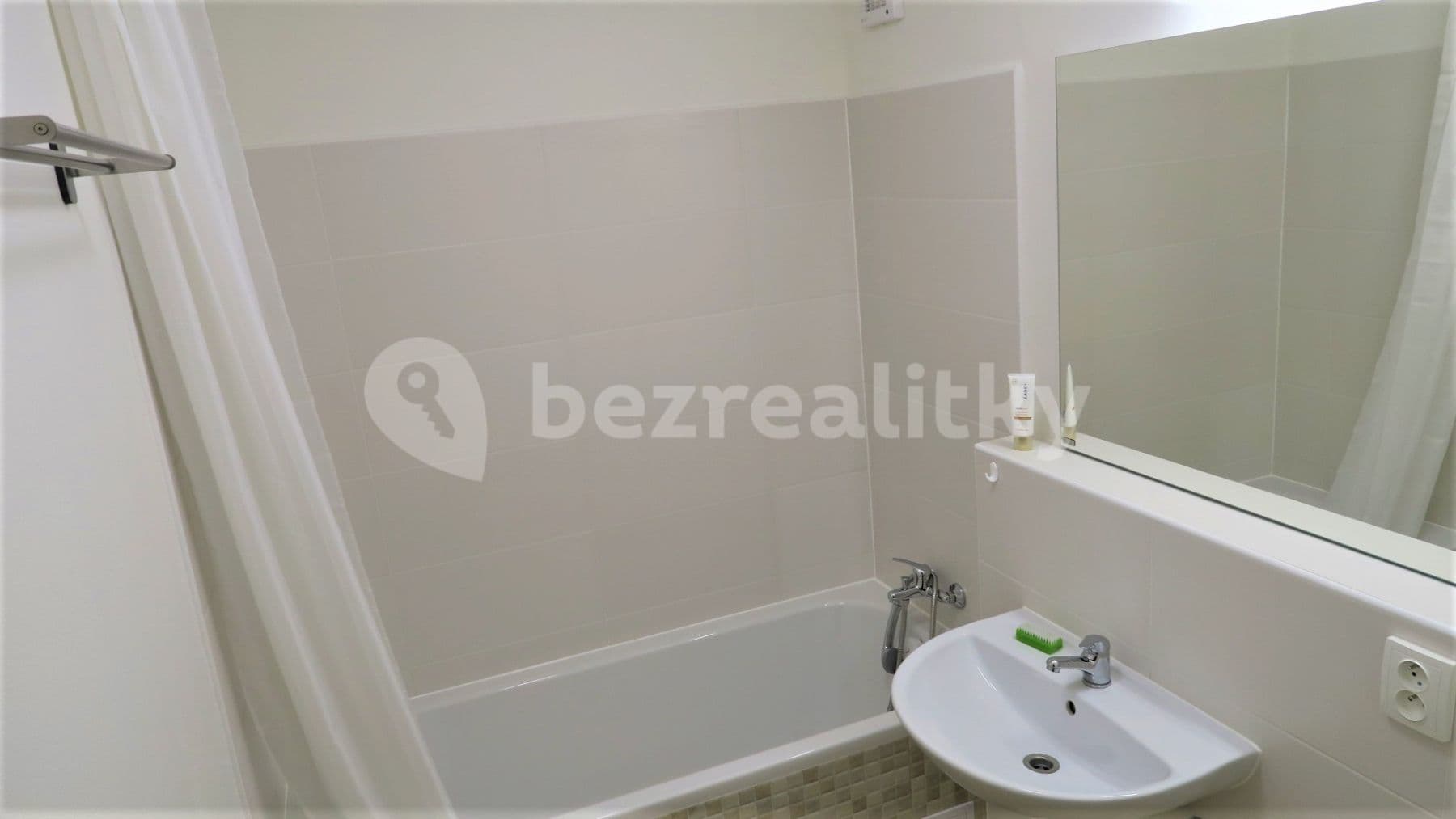 3 bedroom with open-plan kitchen flat to rent, 95 m², Doležalova, Prague, Prague 3 bedroom with open-plan kitchen flat to rent, 95 m², Doležalova, Prague, Prague