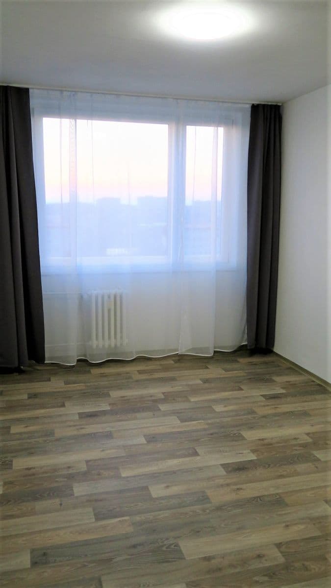 3 bedroom with open-plan kitchen flat to rent, 95 m², Doležalova, Prague, Prague 3 bedroom with open-plan kitchen flat to rent, 95 m², Doležalova, Prague, Prague