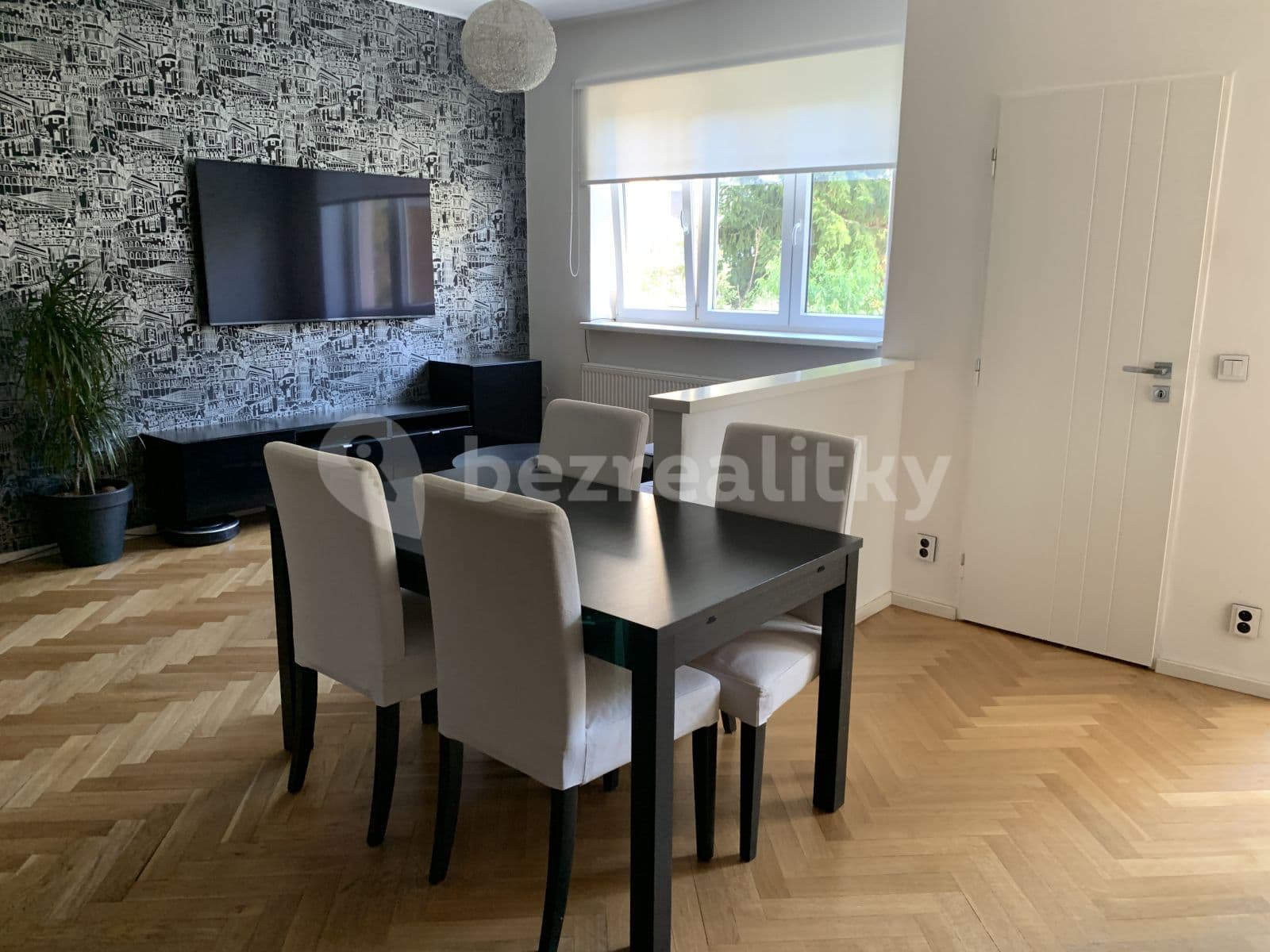 1 bedroom with open-plan kitchen flat to rent, 59 m², Fráni Šrámka, Prague, Prague 1 bedroom with open-plan kitchen flat to rent, 59 m², Fráni Šrámka, Prague, Prague