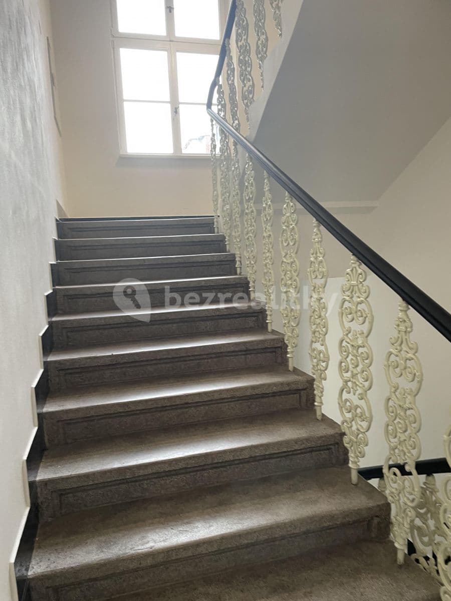 1 bedroom with open-plan kitchen flat to rent, 39 m², Černomořská, Prague, Prague 1 bedroom with open-plan kitchen flat to rent, 39 m², Černomořská, Prague, Prague