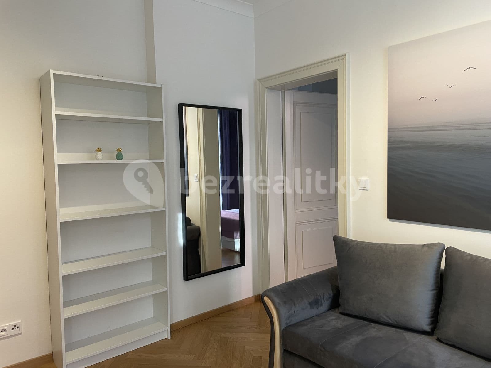 1 bedroom with open-plan kitchen flat to rent, 39 m², Černomořská, Prague, Prague 1 bedroom with open-plan kitchen flat to rent, 39 m², Černomořská, Prague, Prague