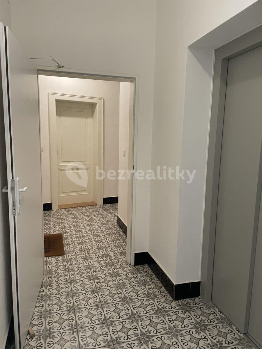 1 bedroom with open-plan kitchen flat to rent, 39 m², Černomořská, Prague, Prague 1 bedroom with open-plan kitchen flat to rent, 39 m², Černomořská, Prague, Prague