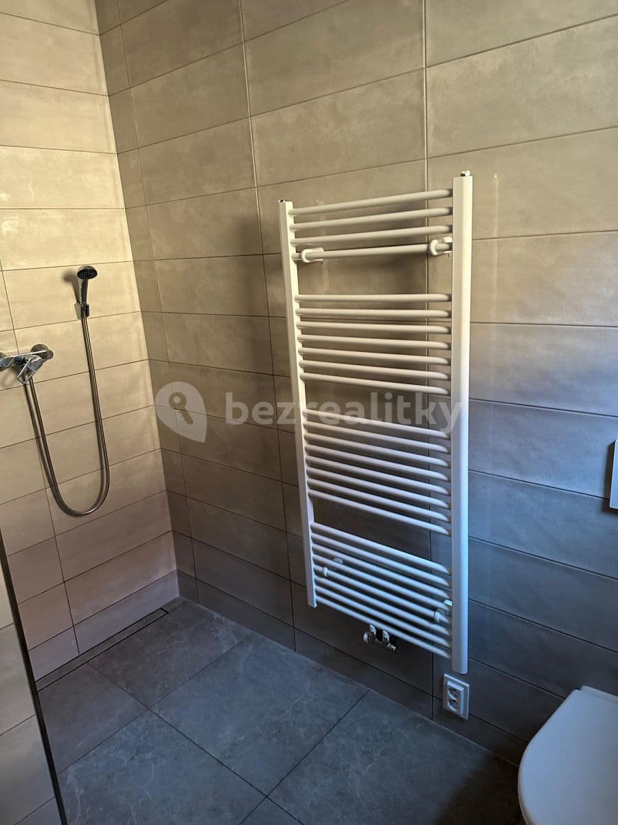 Studio flat to rent, 35 m², náměstí Jiřího z Poděbrad, Nový Knín, Středočeský Region Studio flat to rent, 35 m², náměstí Jiřího z Poděbrad, Nový Knín, Středočeský Region