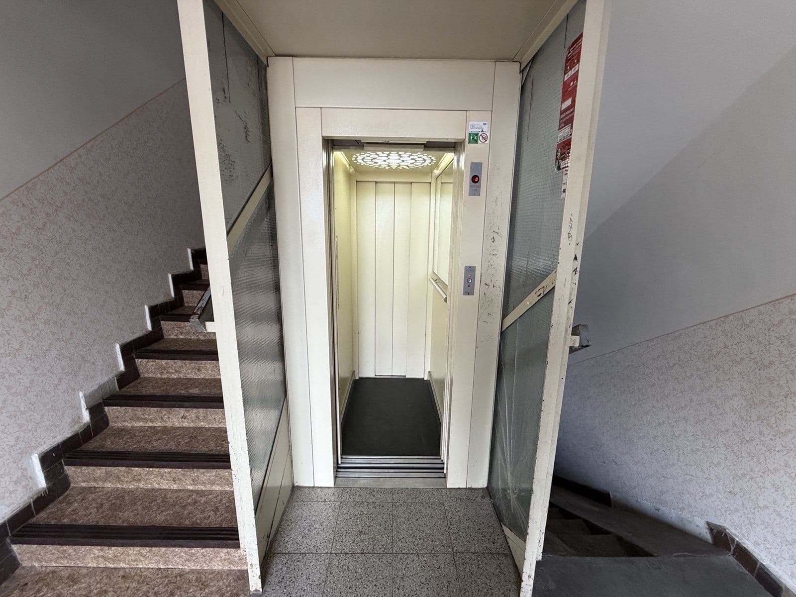 Studio flat to rent, 24 m², Lipová, Frýdek-Místek, Moravskoslezský Region Studio flat to rent, 24 m², Lipová, Frýdek-Místek, Moravskoslezský Region