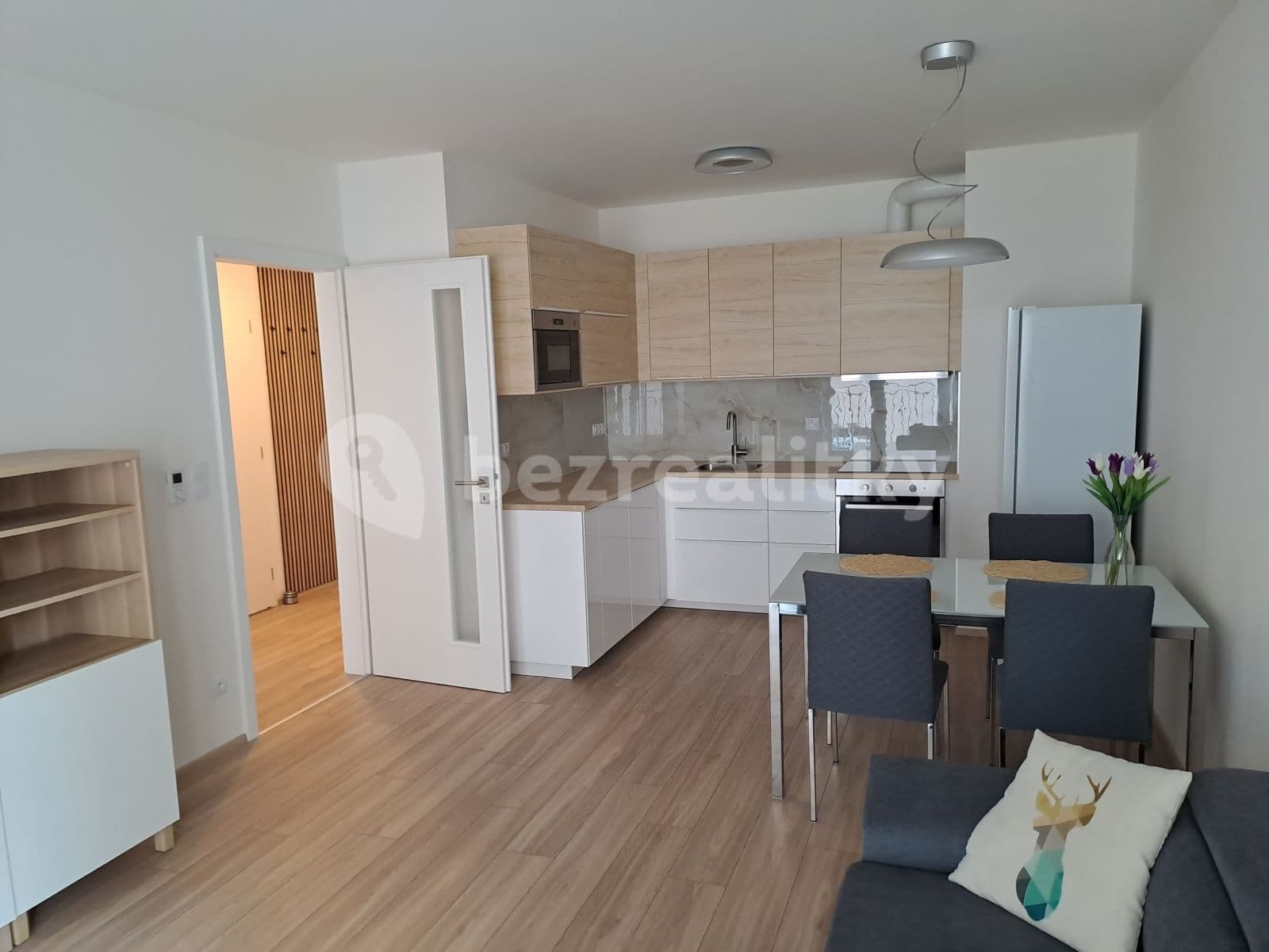 1 bedroom with open-plan kitchen flat to rent, 56 m², V Háji, Prague, Prague 1 bedroom with open-plan kitchen flat to rent, 56 m², V Háji, Prague, Prague