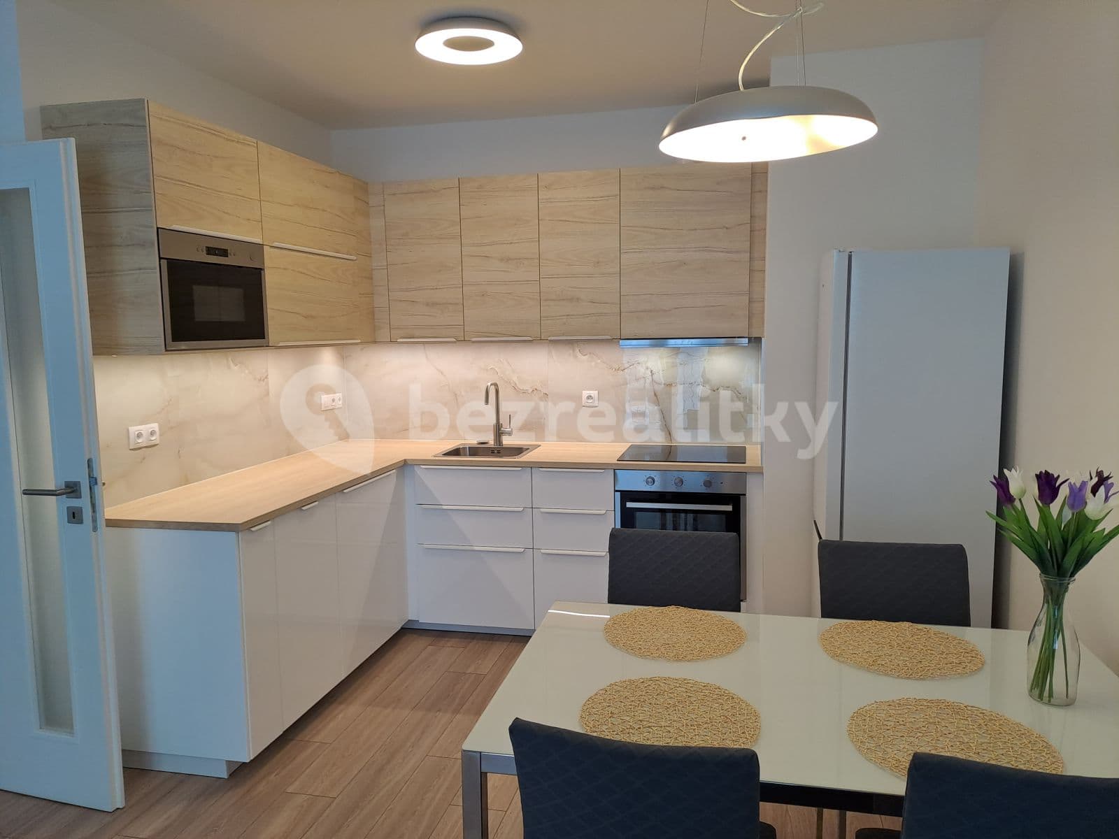 1 bedroom with open-plan kitchen flat to rent, 56 m², V Háji, Prague, Prague 1 bedroom with open-plan kitchen flat to rent, 56 m², V Háji, Prague, Prague