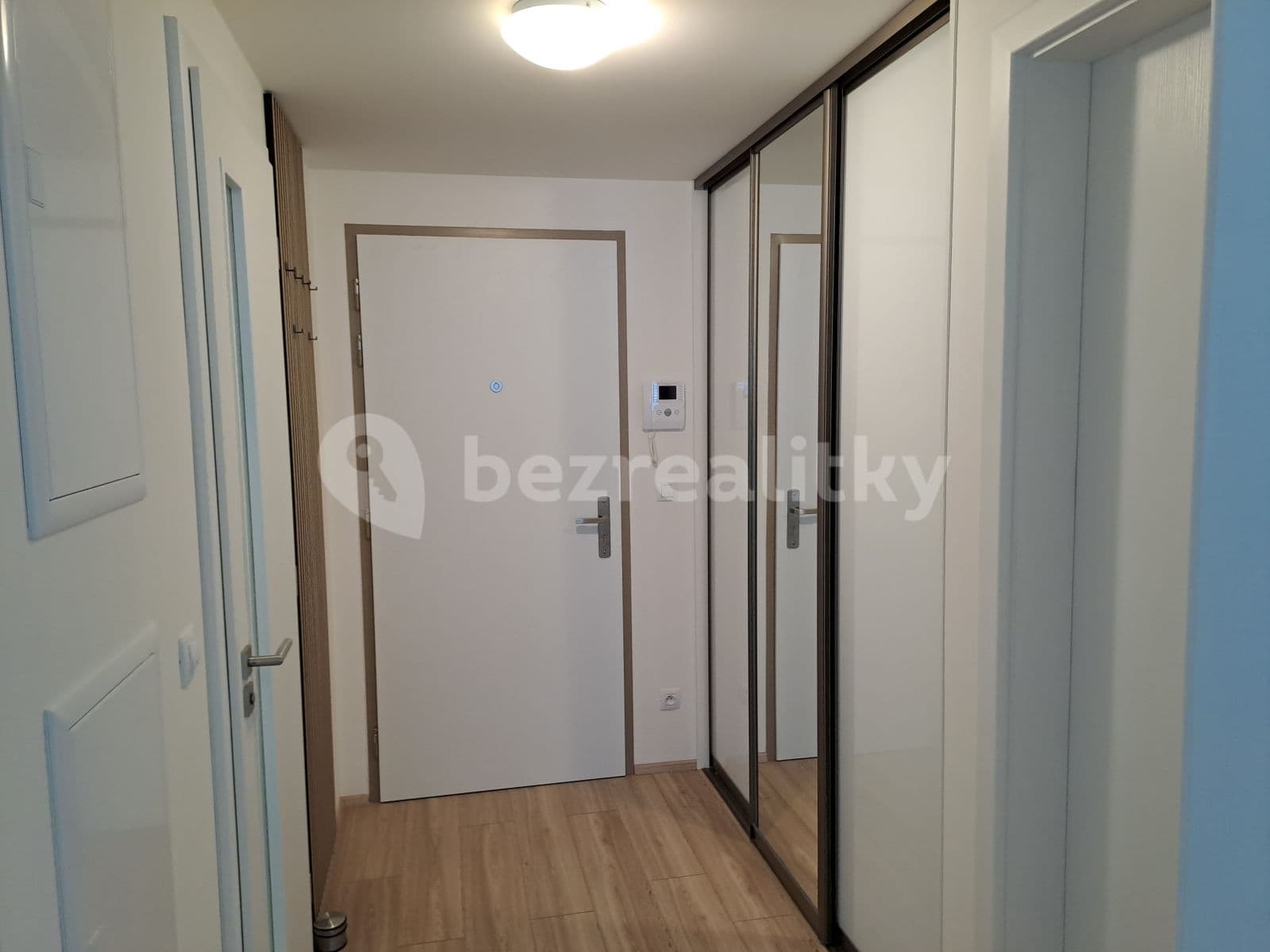 1 bedroom with open-plan kitchen flat to rent, 56 m², V Háji, Prague, Prague 1 bedroom with open-plan kitchen flat to rent, 56 m², V Háji, Prague, Prague