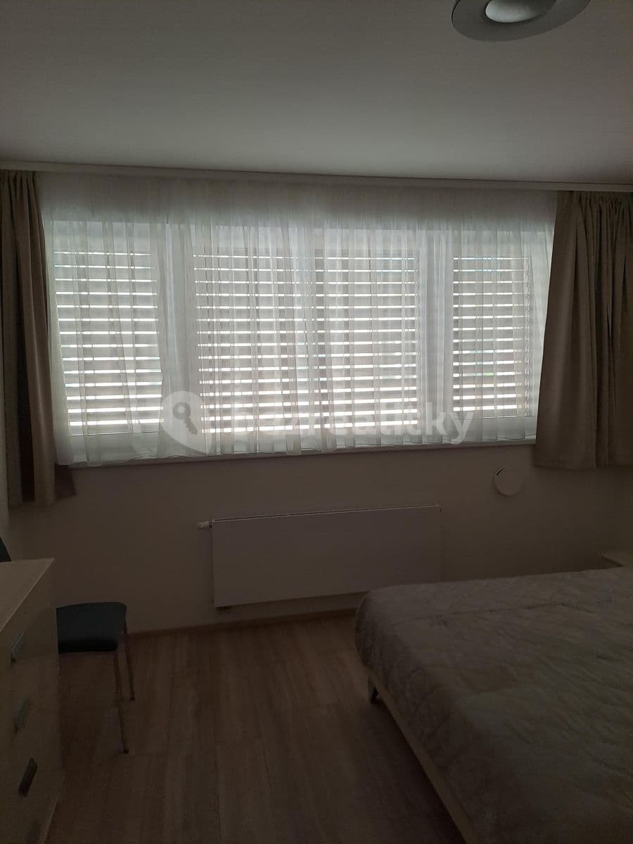 1 bedroom with open-plan kitchen flat to rent, 56 m², V Háji, Prague, Prague 1 bedroom with open-plan kitchen flat to rent, 56 m², V Háji, Prague, Prague