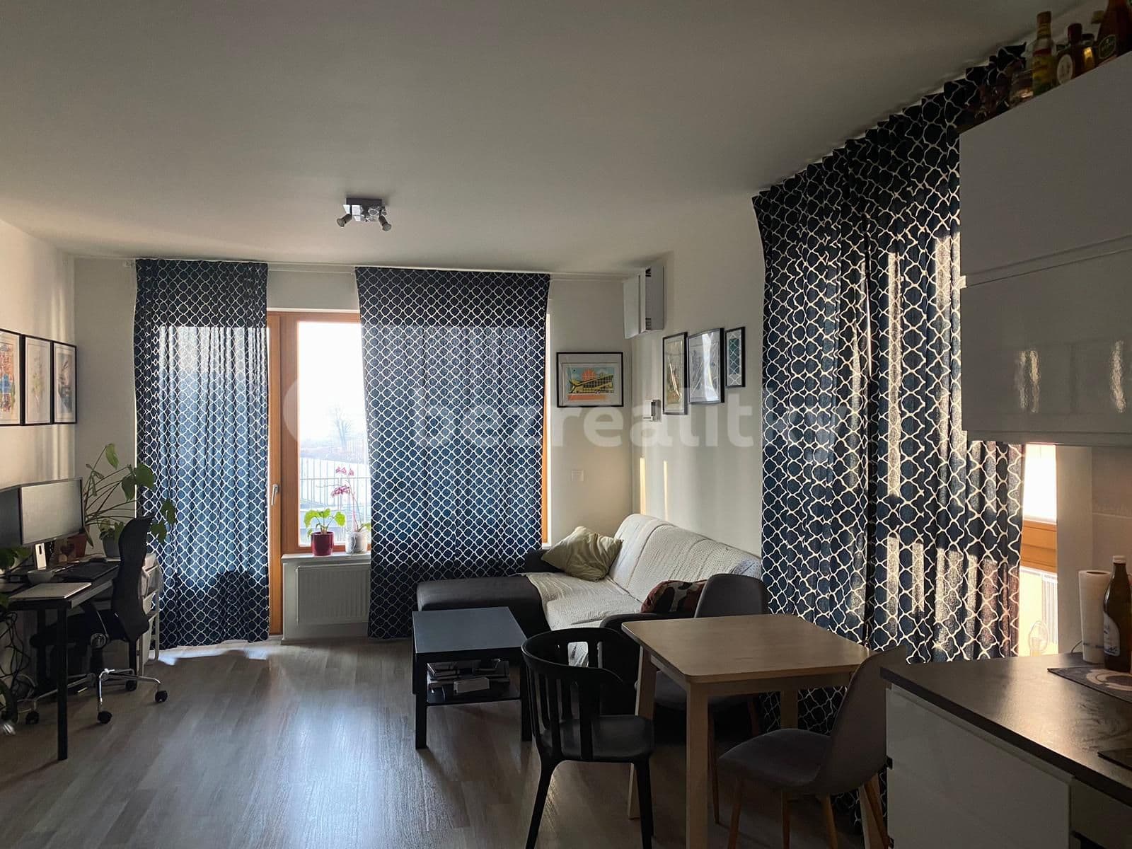 1 bedroom with open-plan kitchen flat to rent, 54 m², K Vystrkovu, Prague, Prague 1 bedroom with open-plan kitchen flat to rent, 54 m², K Vystrkovu, Prague, Prague