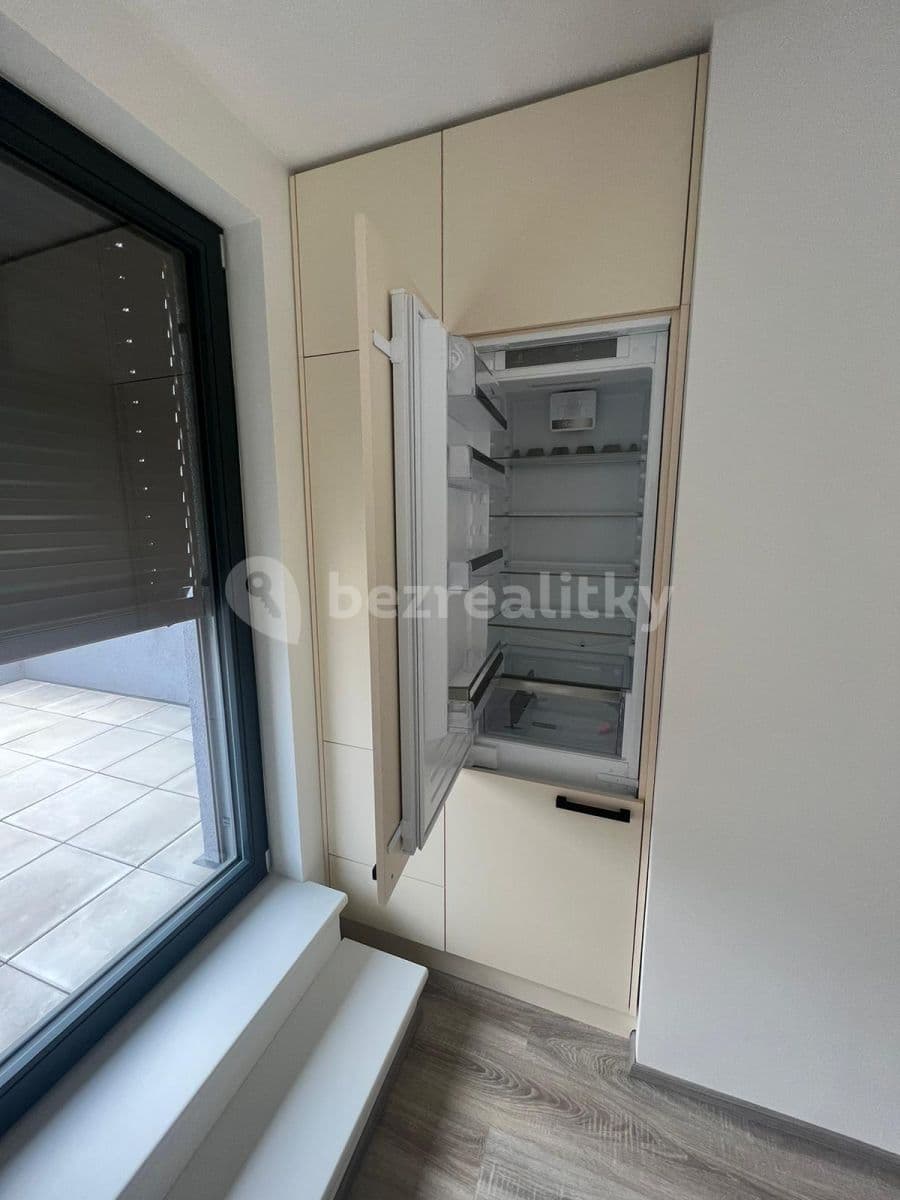1 bedroom with open-plan kitchen flat to rent, 53 m², K Vystrkovu, Prague, Prague 1 bedroom with open-plan kitchen flat to rent, 53 m², K Vystrkovu, Prague, Prague