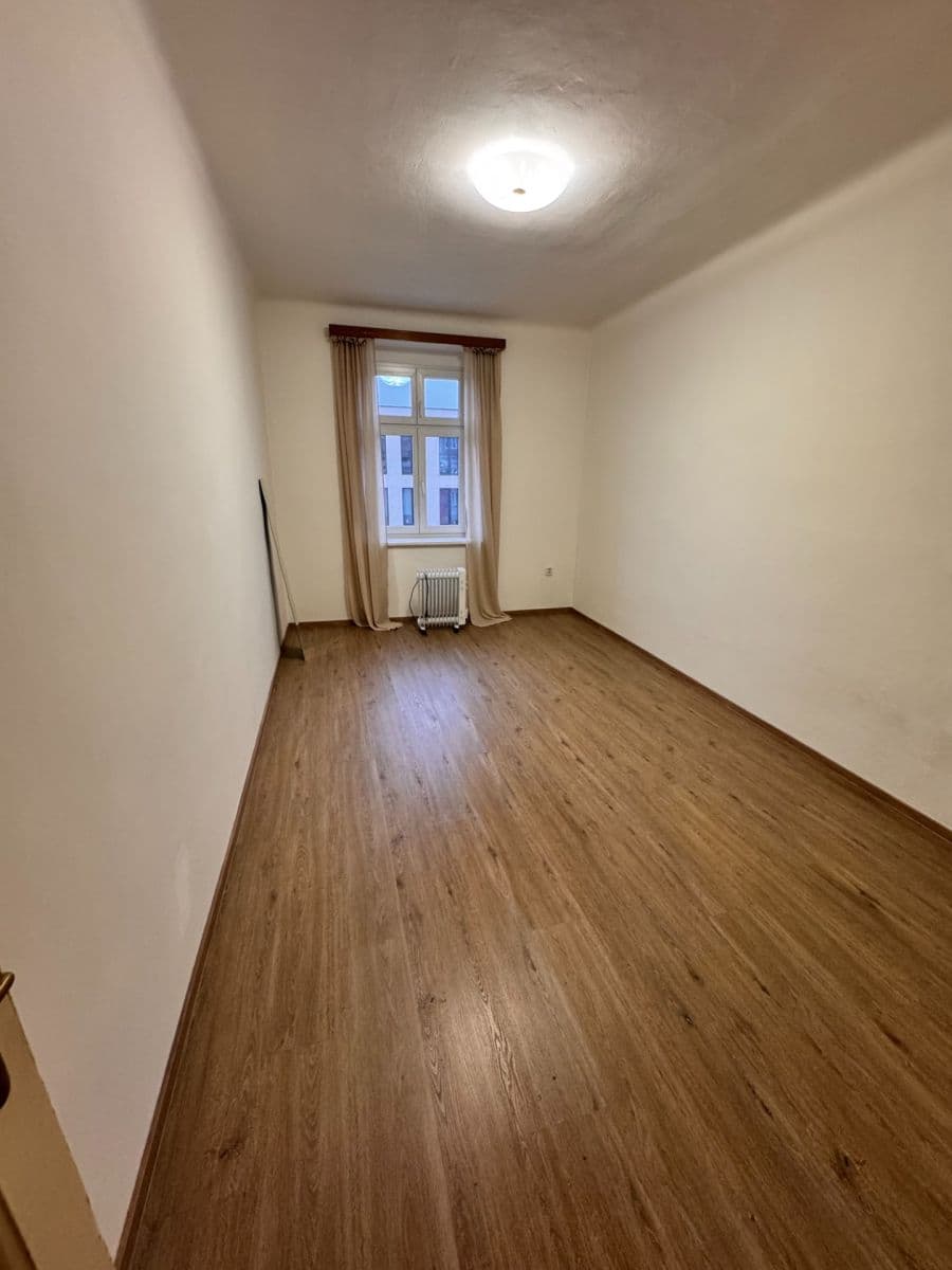 1 bedroom with open-plan kitchen flat to rent, 55 m², Komunardů, Prague, Prague 1 bedroom with open-plan kitchen flat to rent, 55 m², Komunardů, Prague, Prague