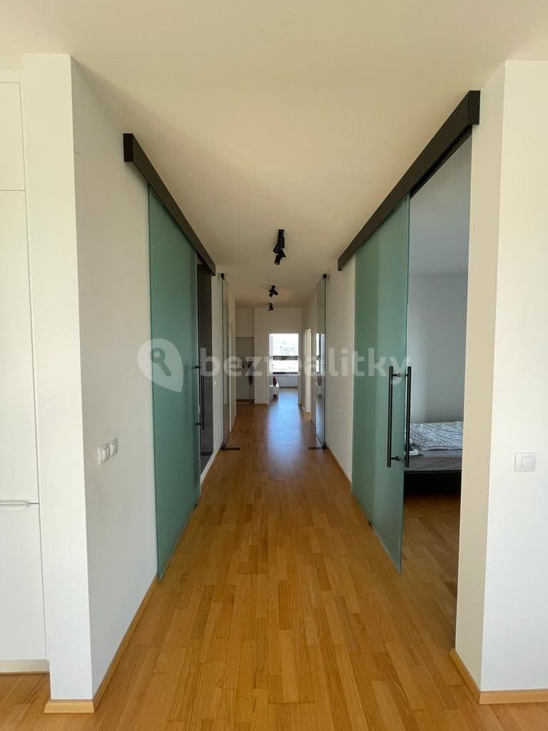 3 bedroom with open-plan kitchen flat to rent, 90 m², U Uranie, Prague, Prague 3 bedroom with open-plan kitchen flat to rent, 90 m², U Uranie, Prague, Prague