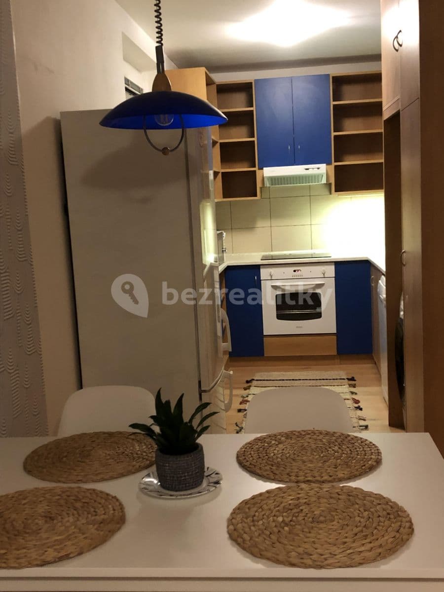 2 bedroom with open-plan kitchen flat to rent, 68 m², Makovského, Prague, Prague 2 bedroom with open-plan kitchen flat to rent, 68 m², Makovského, Prague, Prague