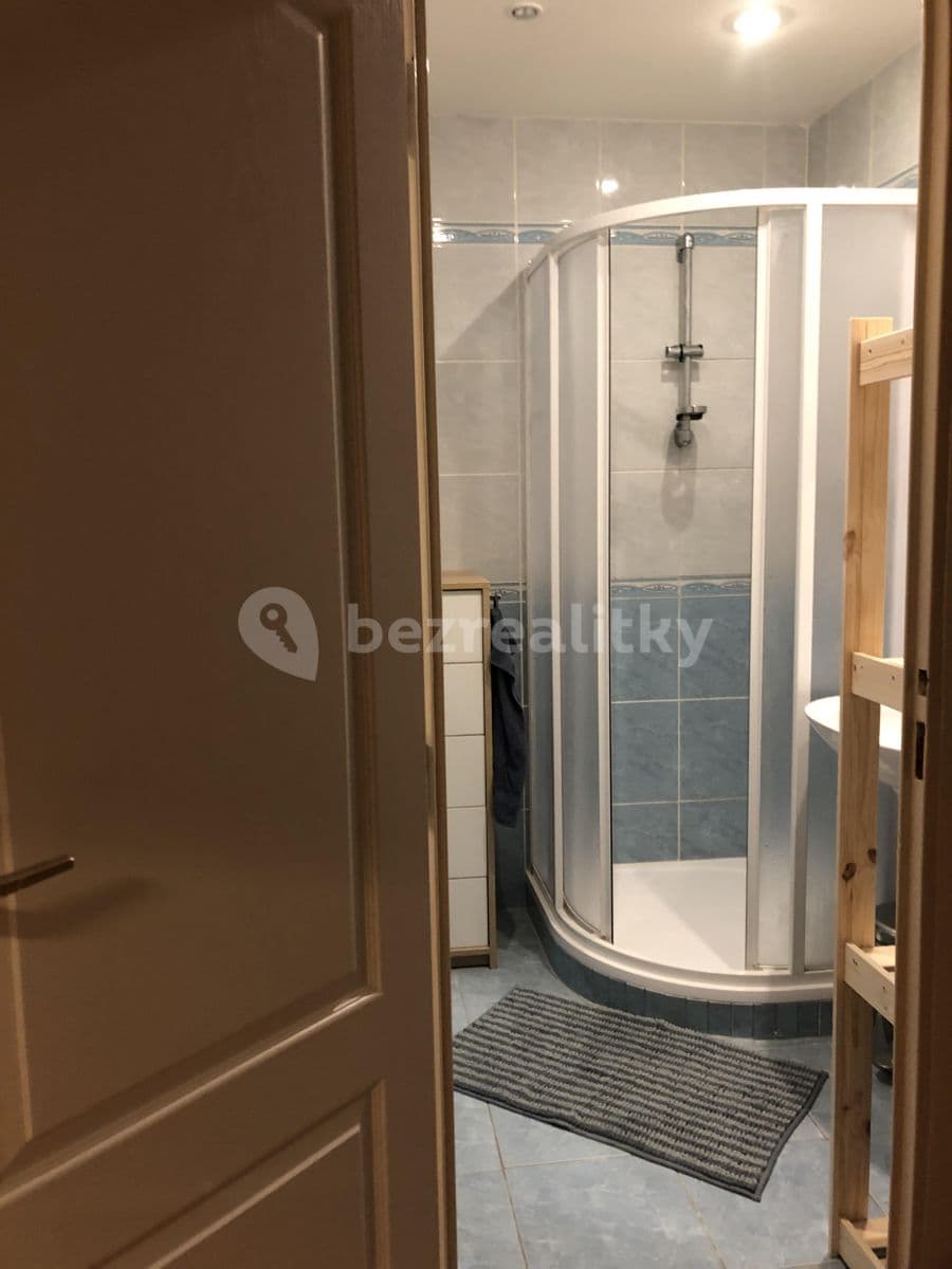 2 bedroom with open-plan kitchen flat to rent, 68 m², Makovského, Prague, Prague 2 bedroom with open-plan kitchen flat to rent, 68 m², Makovského, Prague, Prague