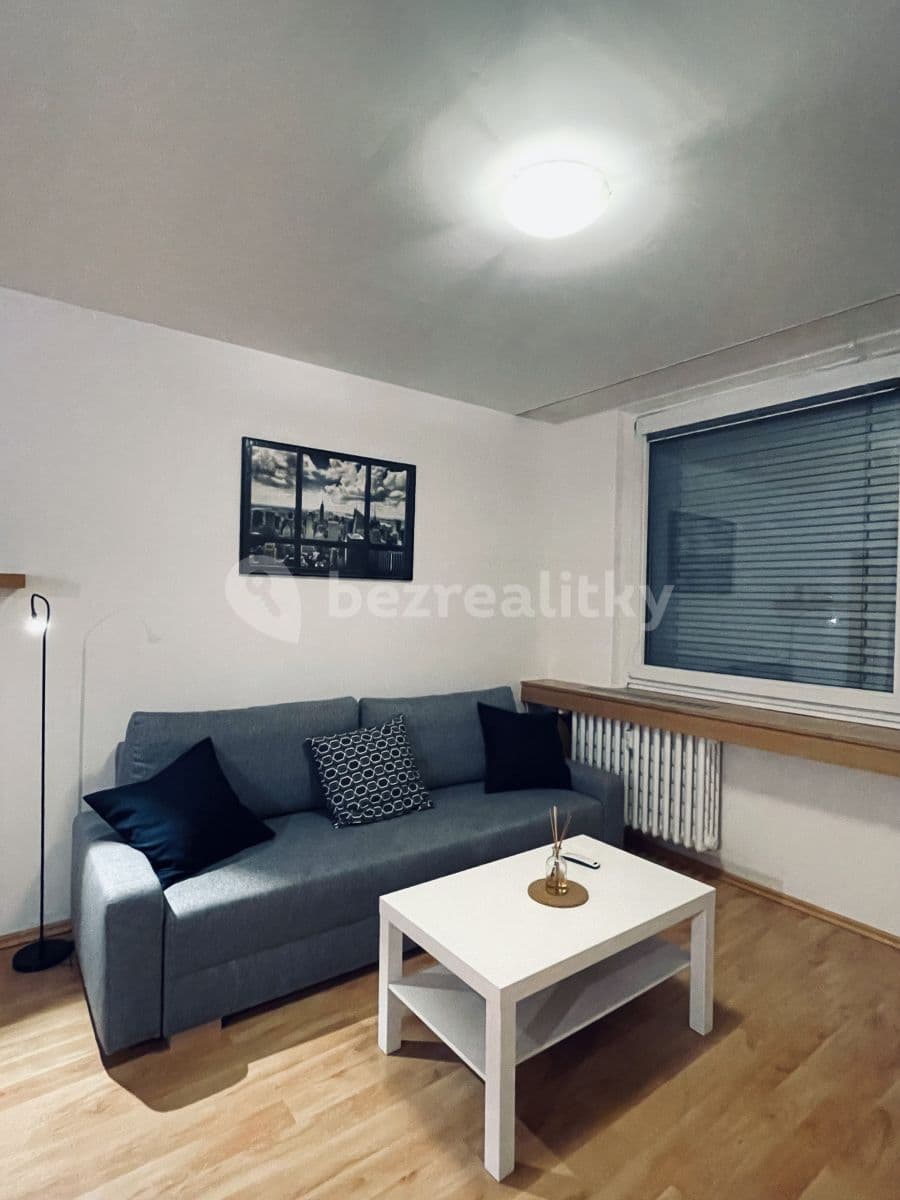 2 bedroom with open-plan kitchen flat to rent, 68 m², Makovského, Prague, Prague 2 bedroom with open-plan kitchen flat to rent, 68 m², Makovského, Prague, Prague