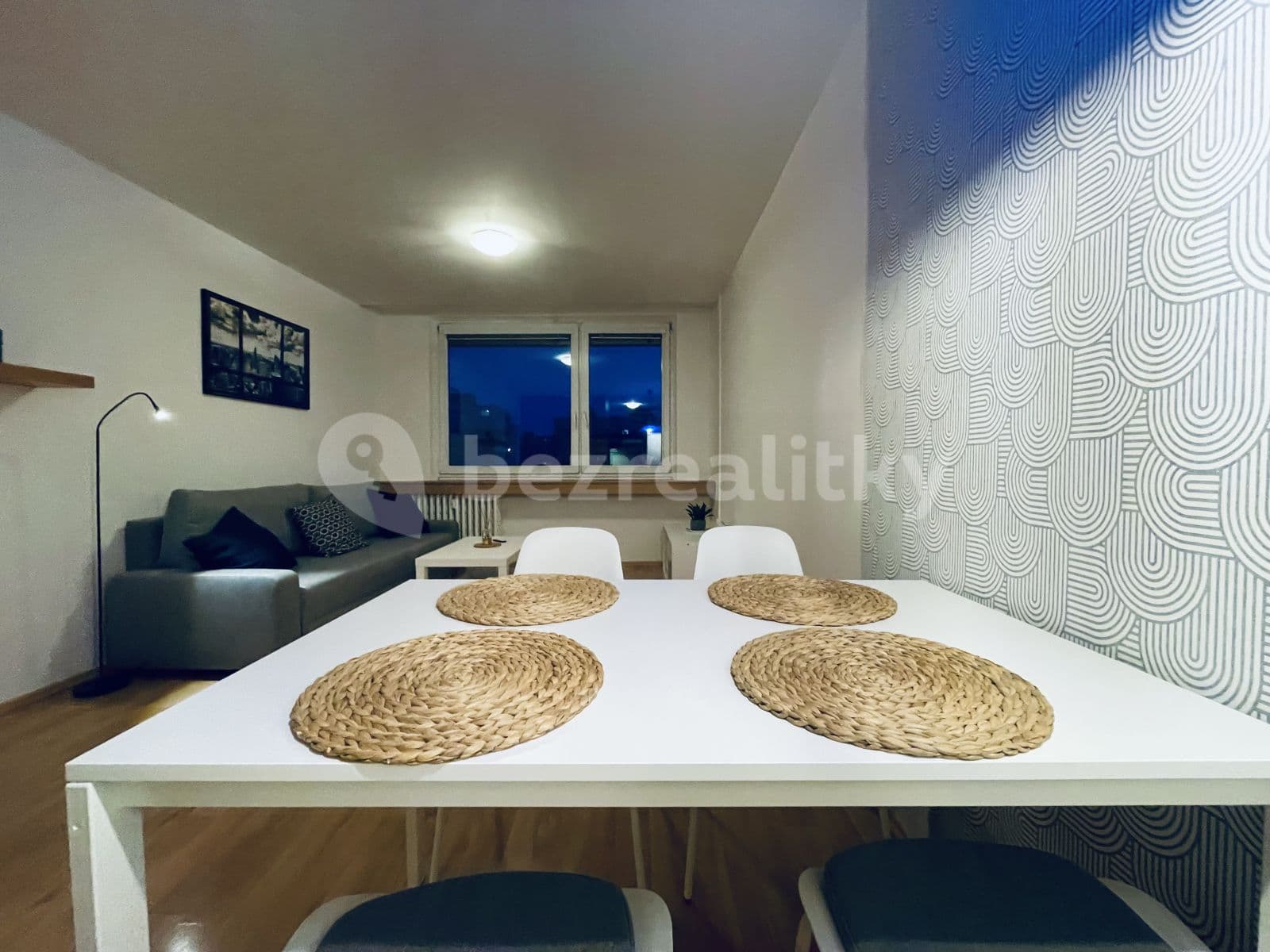 2 bedroom with open-plan kitchen flat to rent, 68 m², Makovského, Prague, Prague 2 bedroom with open-plan kitchen flat to rent, 68 m², Makovského, Prague, Prague