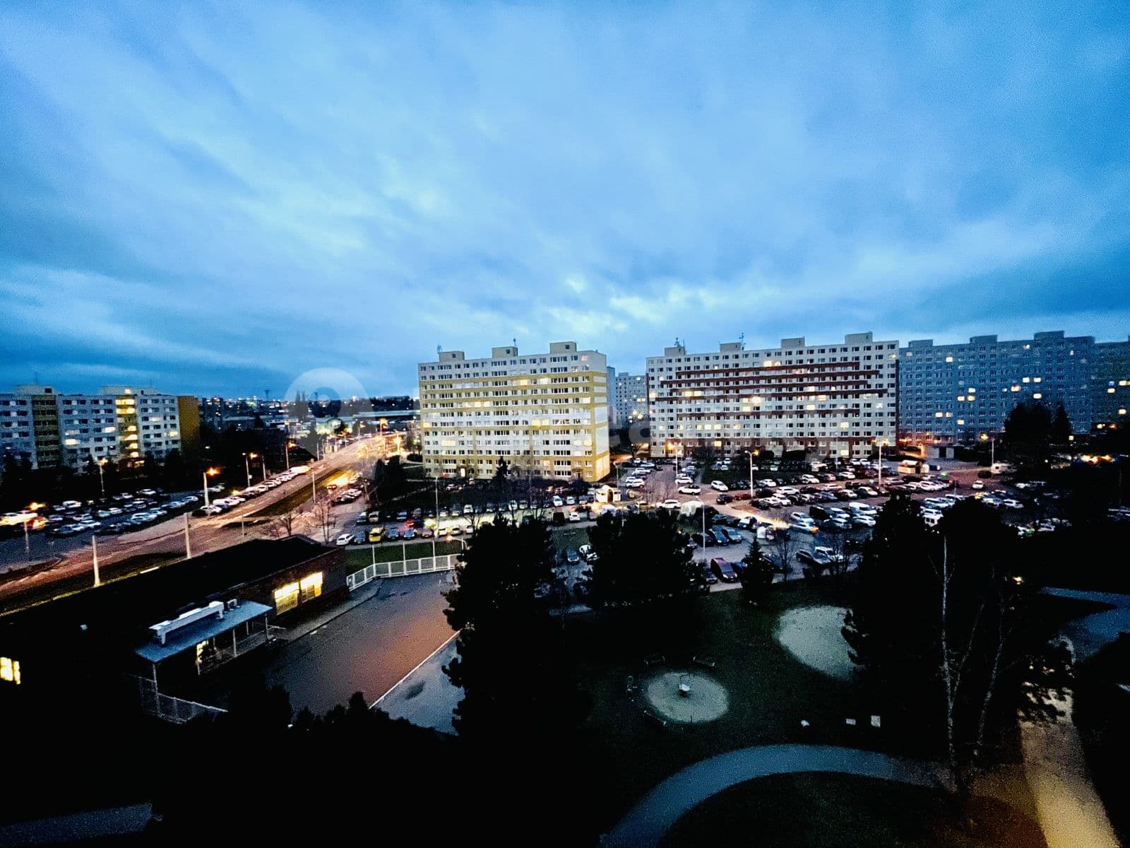 2 bedroom with open-plan kitchen flat to rent, 68 m², Makovského, Prague, Prague 2 bedroom with open-plan kitchen flat to rent, 68 m², Makovského, Prague, Prague