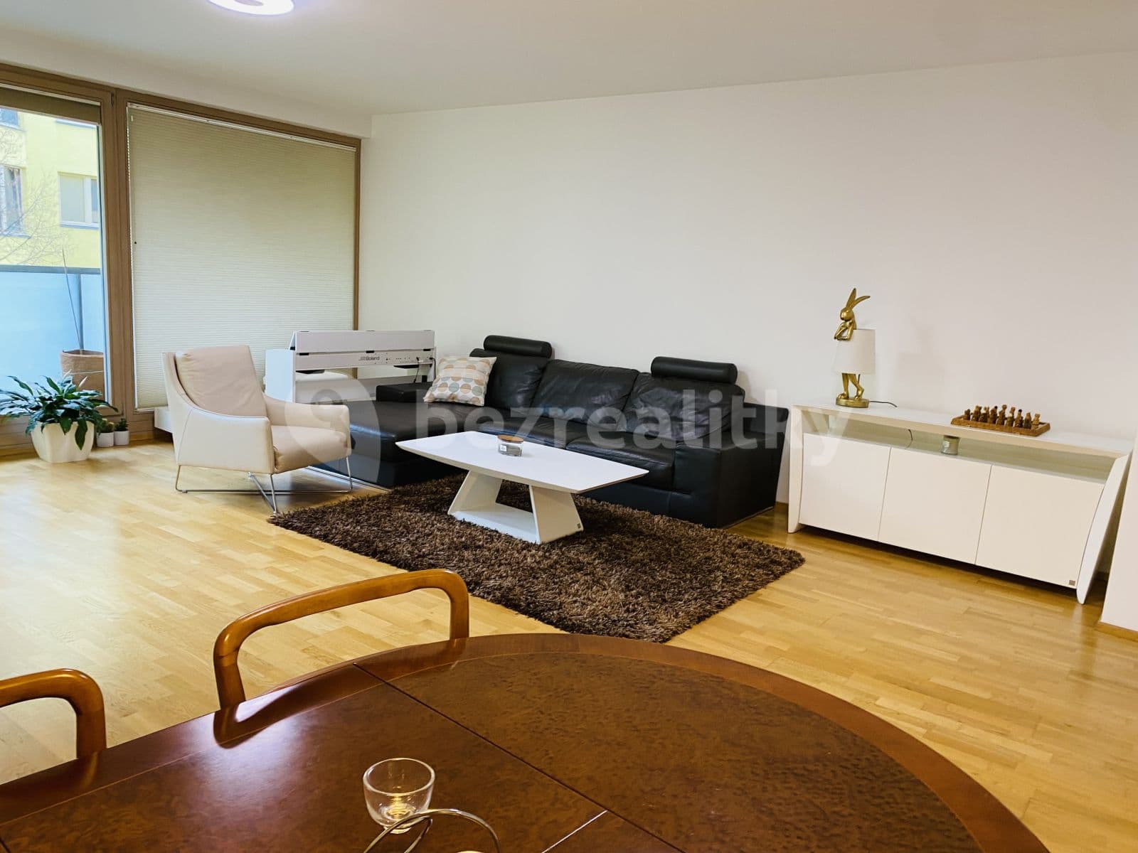 2 bedroom with open-plan kitchen flat to rent, 100 m², Jeseniova, Prague, Prague 2 bedroom with open-plan kitchen flat to rent, 100 m², Jeseniova, Prague, Prague
