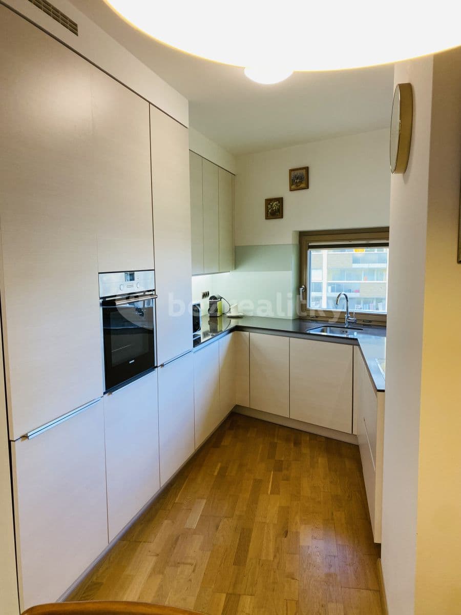 2 bedroom with open-plan kitchen flat to rent, 100 m², Jeseniova, Prague, Prague 2 bedroom with open-plan kitchen flat to rent, 100 m², Jeseniova, Prague, Prague
