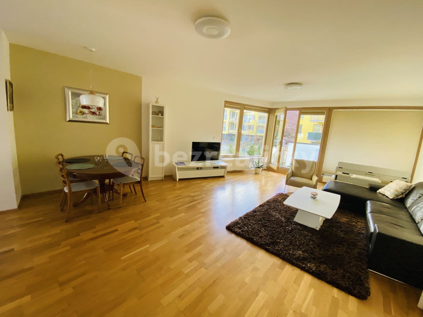 2 bedroom with open-plan kitchen flat to rent, 100 m², Jeseniova, Prague, Prague 2 bedroom with open-plan kitchen flat to rent, 100 m², Jeseniova, Prague, Prague