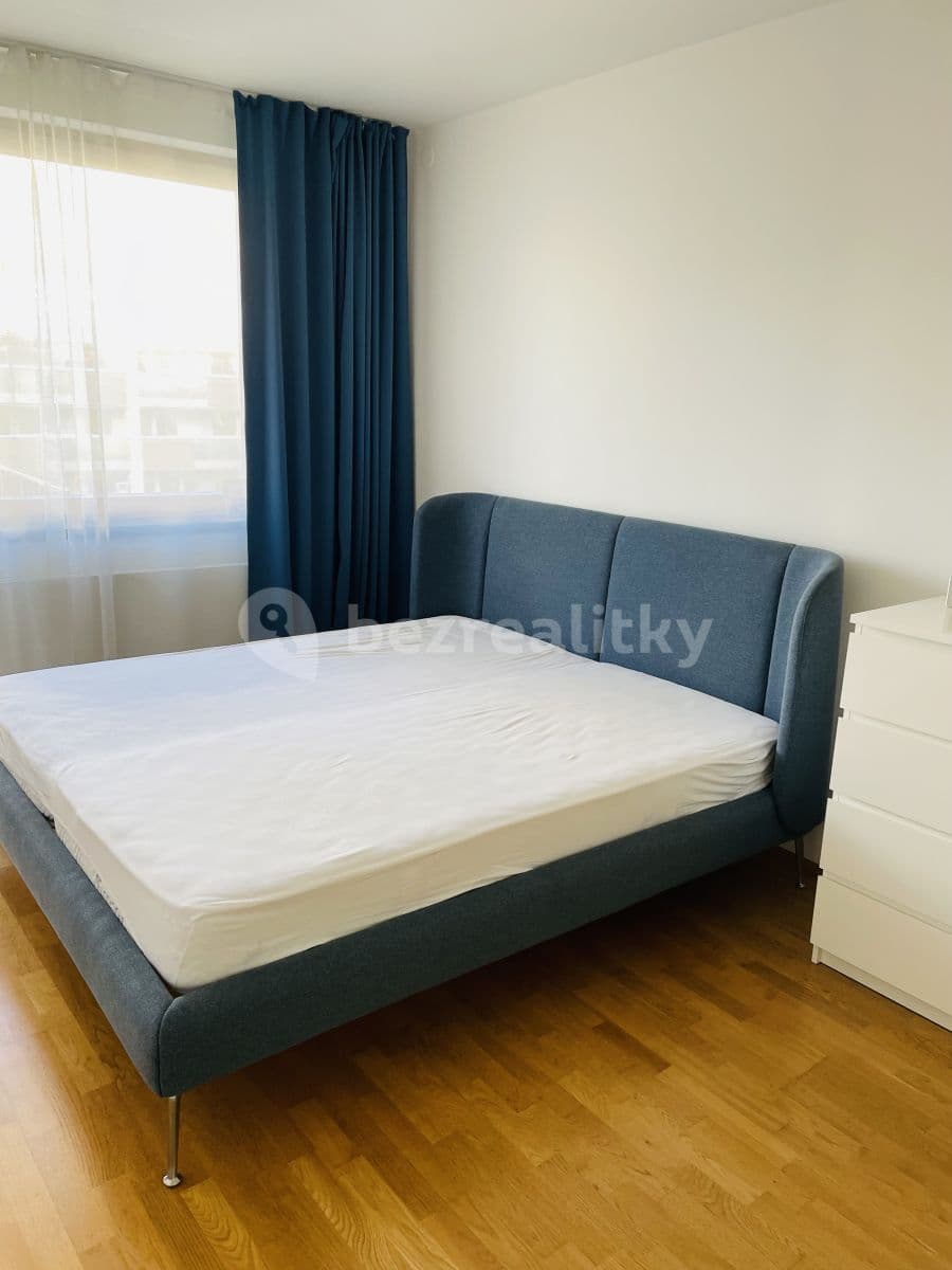 2 bedroom with open-plan kitchen flat to rent, 100 m², Jeseniova, Prague, Prague 2 bedroom with open-plan kitchen flat to rent, 100 m², Jeseniova, Prague, Prague