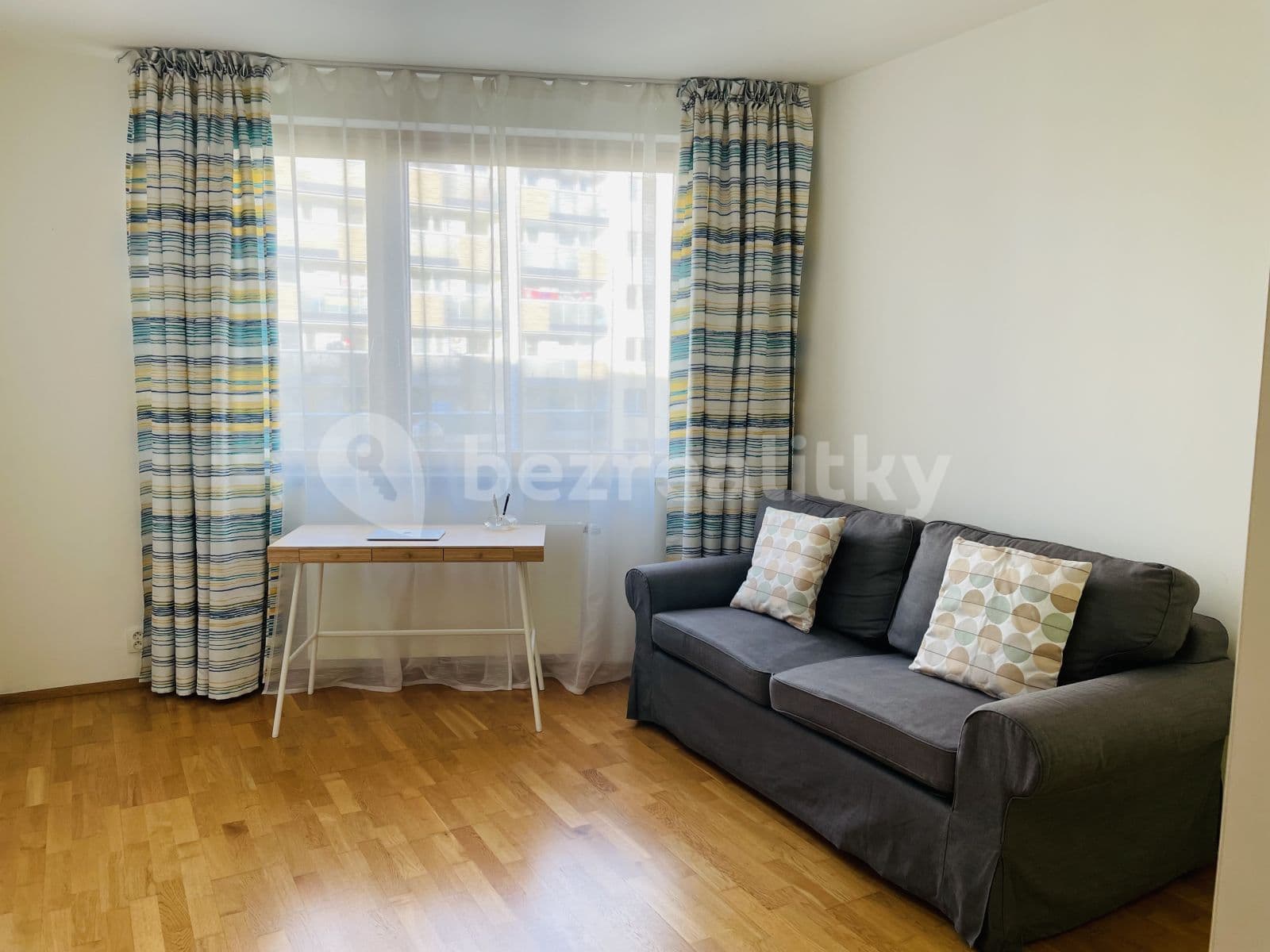 2 bedroom with open-plan kitchen flat to rent, 100 m², Jeseniova, Prague, Prague 2 bedroom with open-plan kitchen flat to rent, 100 m², Jeseniova, Prague, Prague