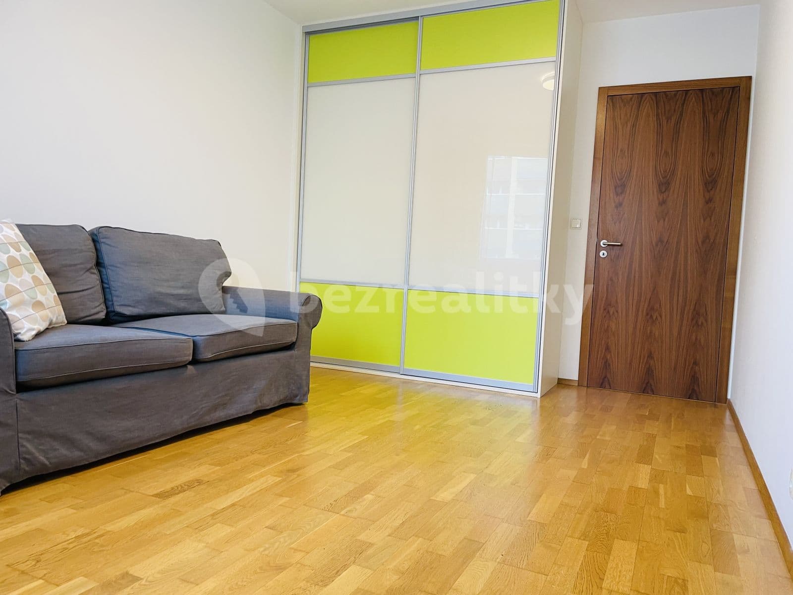 2 bedroom with open-plan kitchen flat to rent, 100 m², Jeseniova, Prague, Prague 2 bedroom with open-plan kitchen flat to rent, 100 m², Jeseniova, Prague, Prague