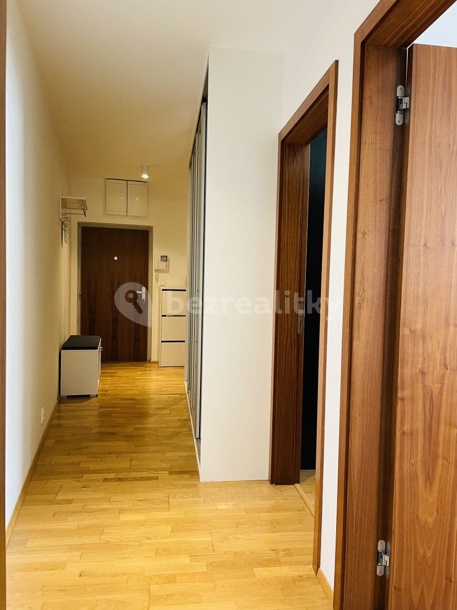 2 bedroom with open-plan kitchen flat to rent, 100 m², Jeseniova, Prague, Prague 2 bedroom with open-plan kitchen flat to rent, 100 m², Jeseniova, Prague, Prague