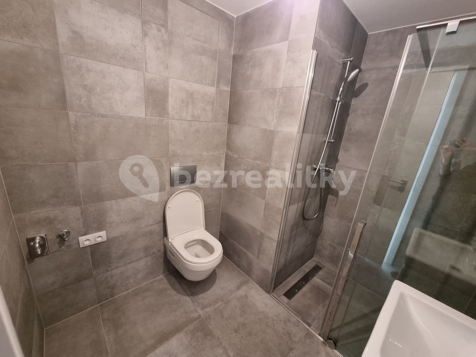 1 bedroom with open-plan kitchen flat to rent, 52 m², Dělnická, Prague, Prague 1 bedroom with open-plan kitchen flat to rent, 52 m², Dělnická, Prague, Prague