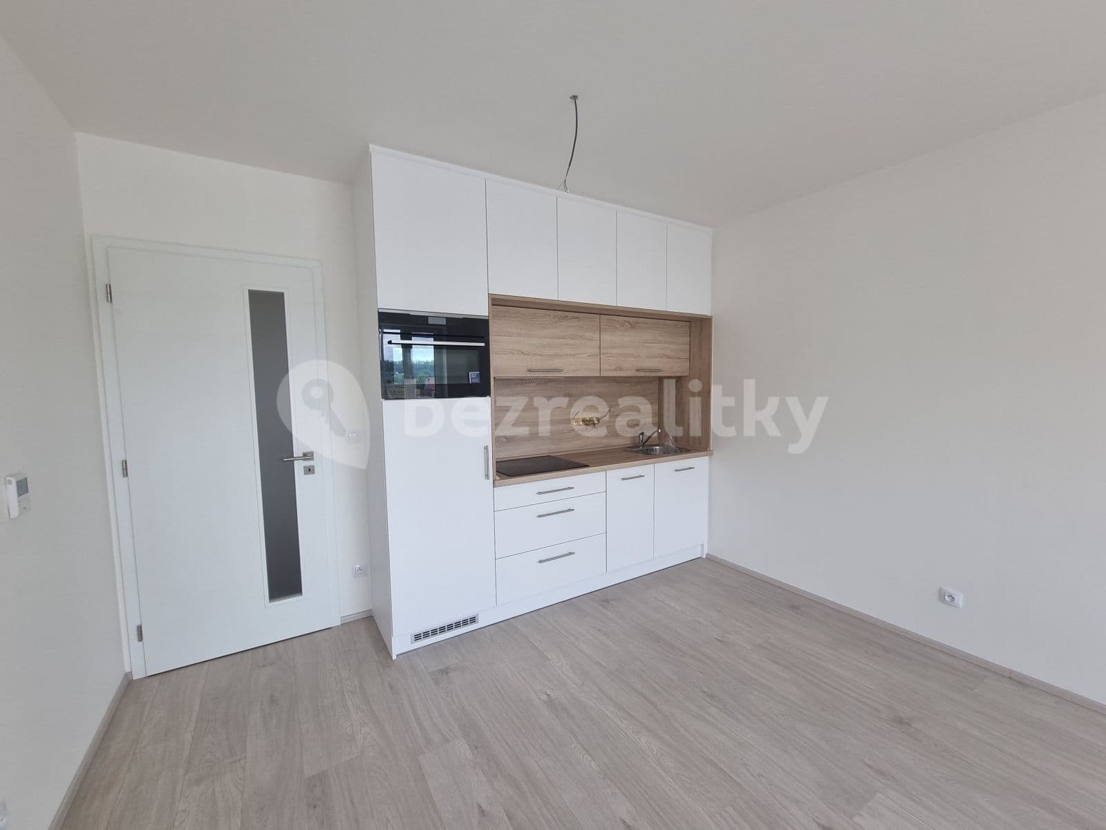 1 bedroom with open-plan kitchen flat to rent, 52 m², Dělnická, Prague, Prague 1 bedroom with open-plan kitchen flat to rent, 52 m², Dělnická, Prague, Prague
