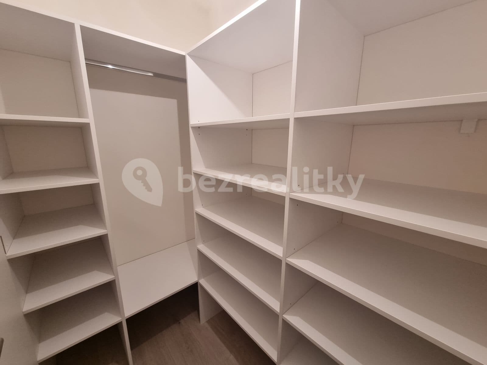 1 bedroom with open-plan kitchen flat to rent, 52 m², Dělnická, Prague, Prague 1 bedroom with open-plan kitchen flat to rent, 52 m², Dělnická, Prague, Prague