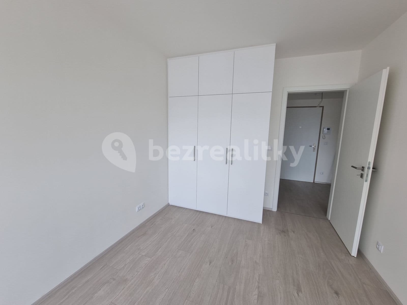 1 bedroom with open-plan kitchen flat to rent, 52 m², Dělnická, Prague, Prague 1 bedroom with open-plan kitchen flat to rent, 52 m², Dělnická, Prague, Prague