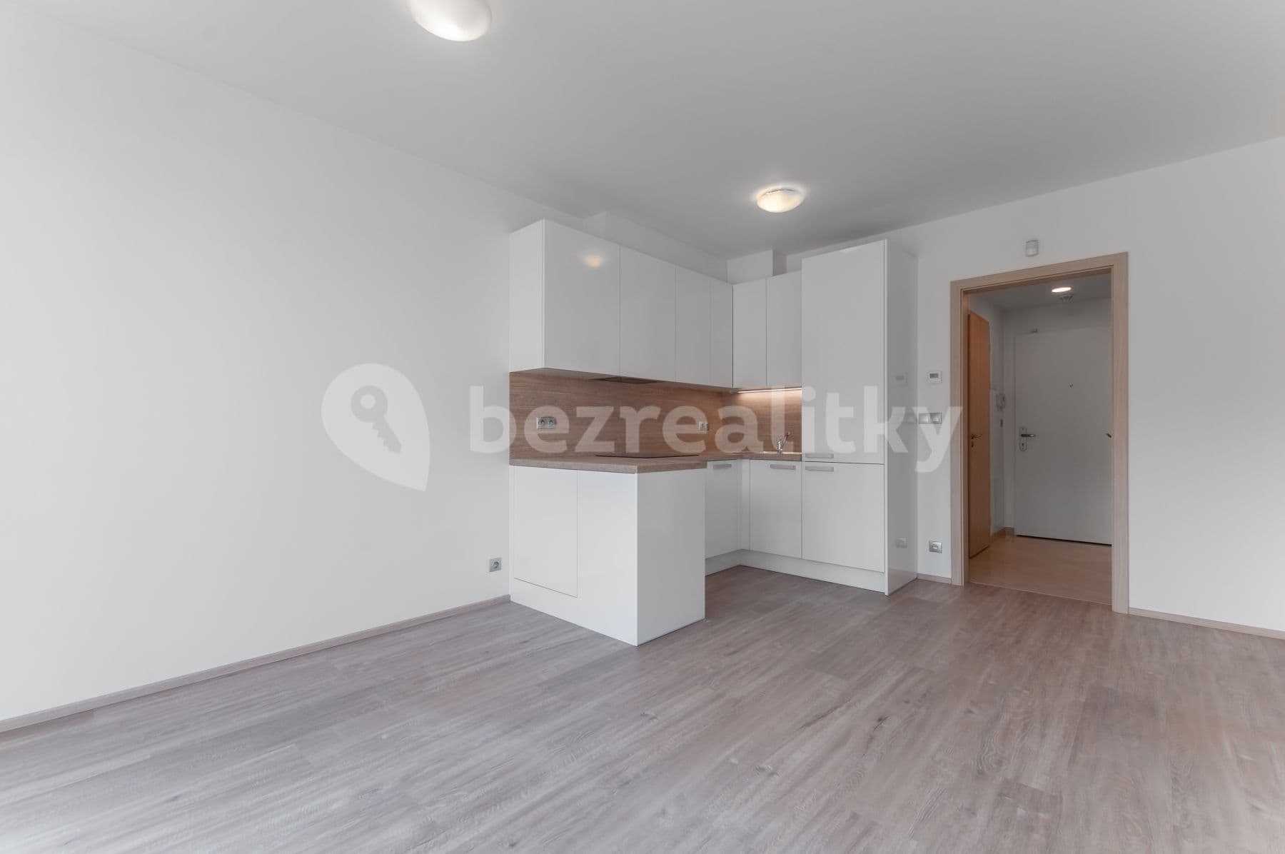 Studio flat to rent, 28 m², Bassova, Prague, Prague