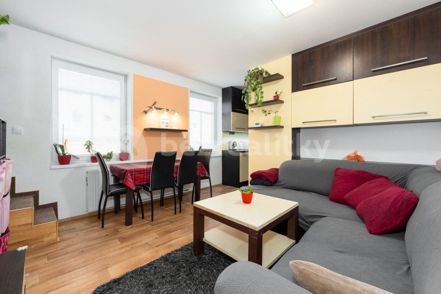 2 bedroom with open-plan kitchen flat for sale, 62 m², Bratří Sousedíků, Zlín, Zlínský Region