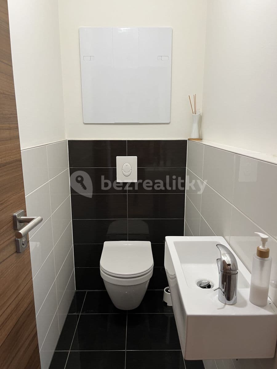 1 bedroom with open-plan kitchen flat to rent, 62 m², Sousedíkova, Prague, Prague 1 bedroom with open-plan kitchen flat to rent, 62 m², Sousedíkova, Prague, Prague